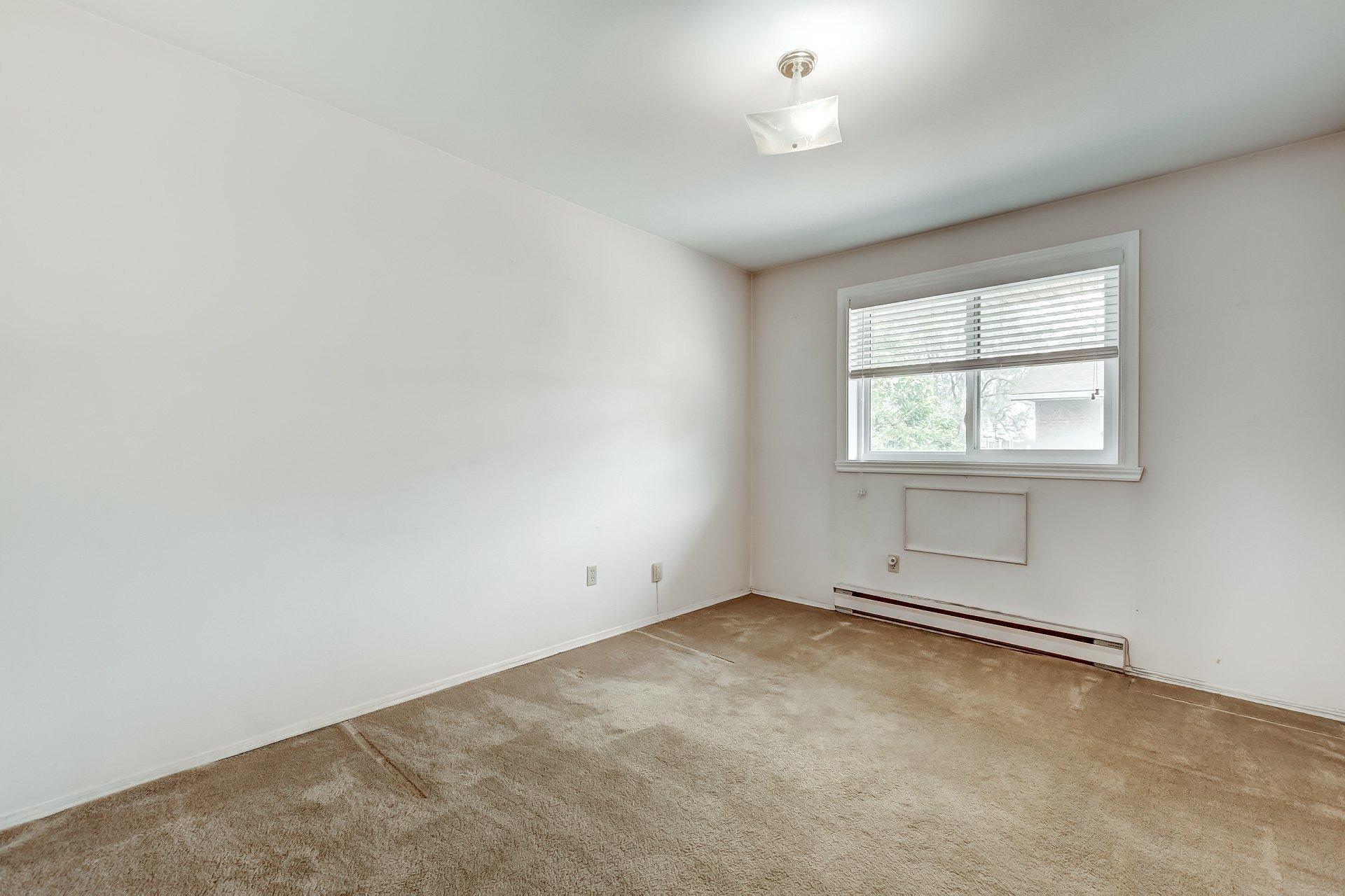 









3834


Ch. de la Côte-de-Liesse

,
Mont-Royal,




QC
H4N2P5

