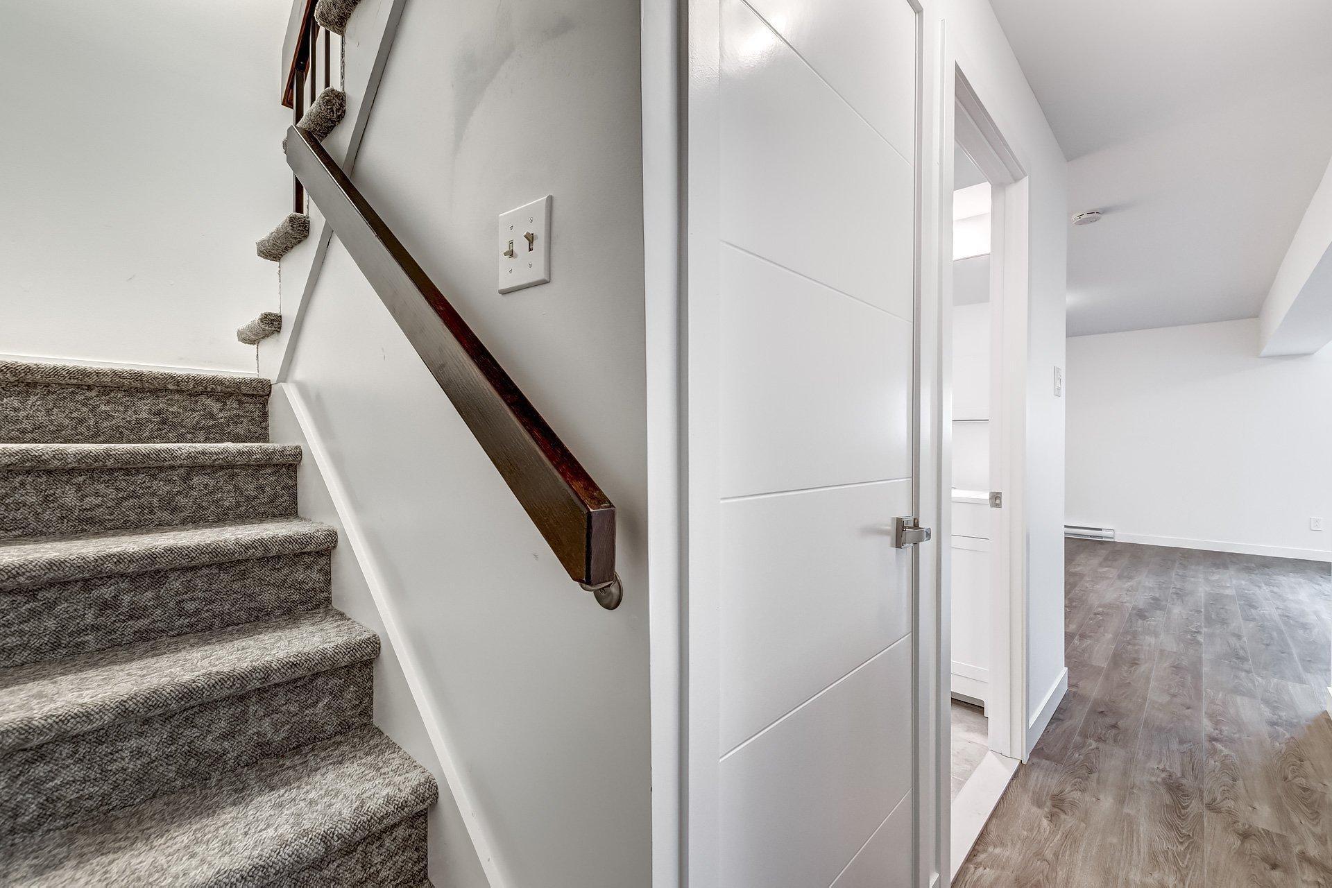 









3834


Ch. de la Côte-de-Liesse

,
Mont-Royal,




QC
H4N2P5

