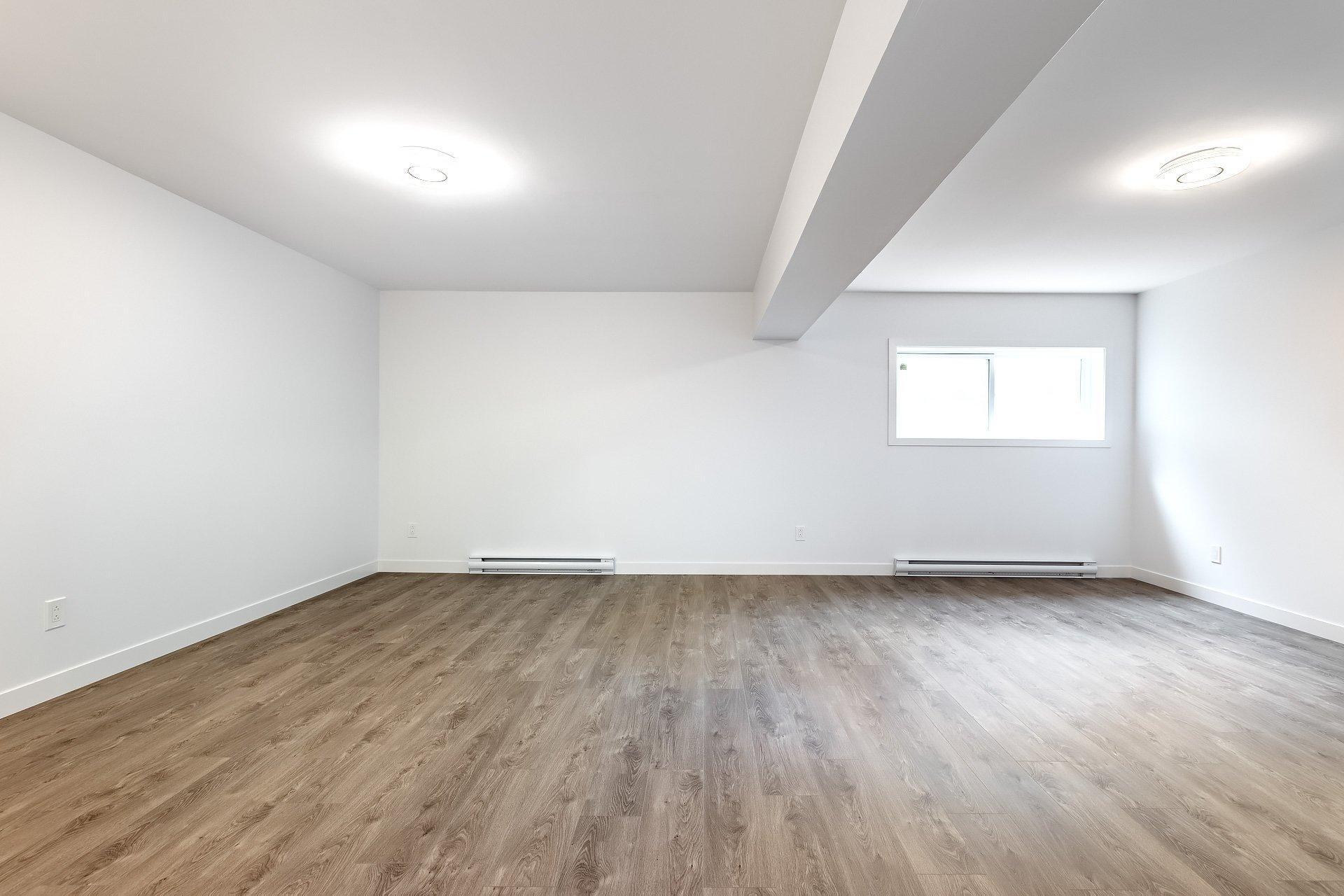 









3834


Ch. de la Côte-de-Liesse

,
Mont-Royal,




QC
H4N2P5

