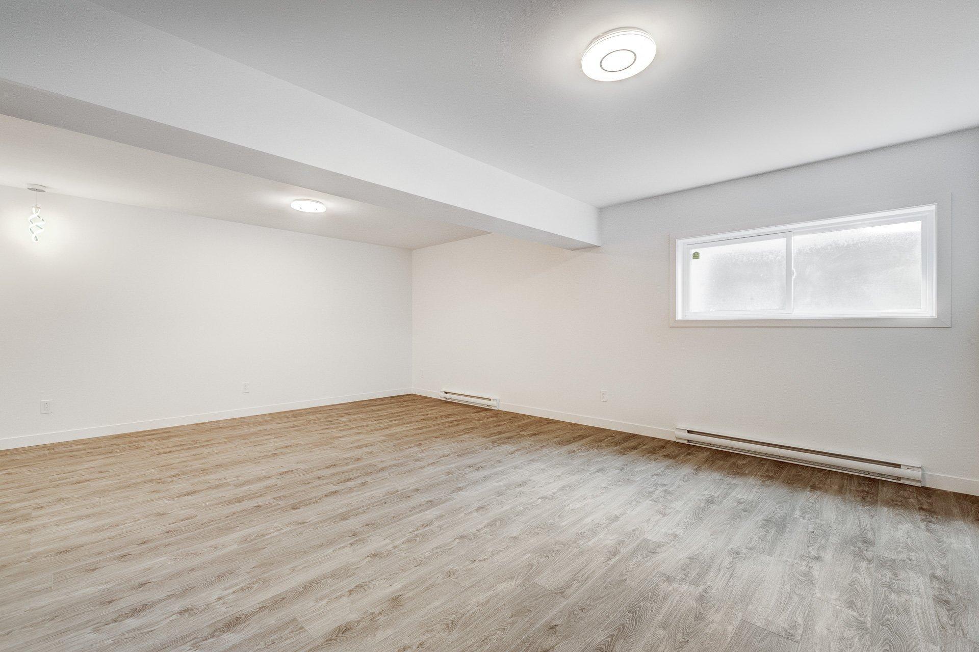 









3834


Ch. de la Côte-de-Liesse

,
Mont-Royal,




QC
H4N2P5

