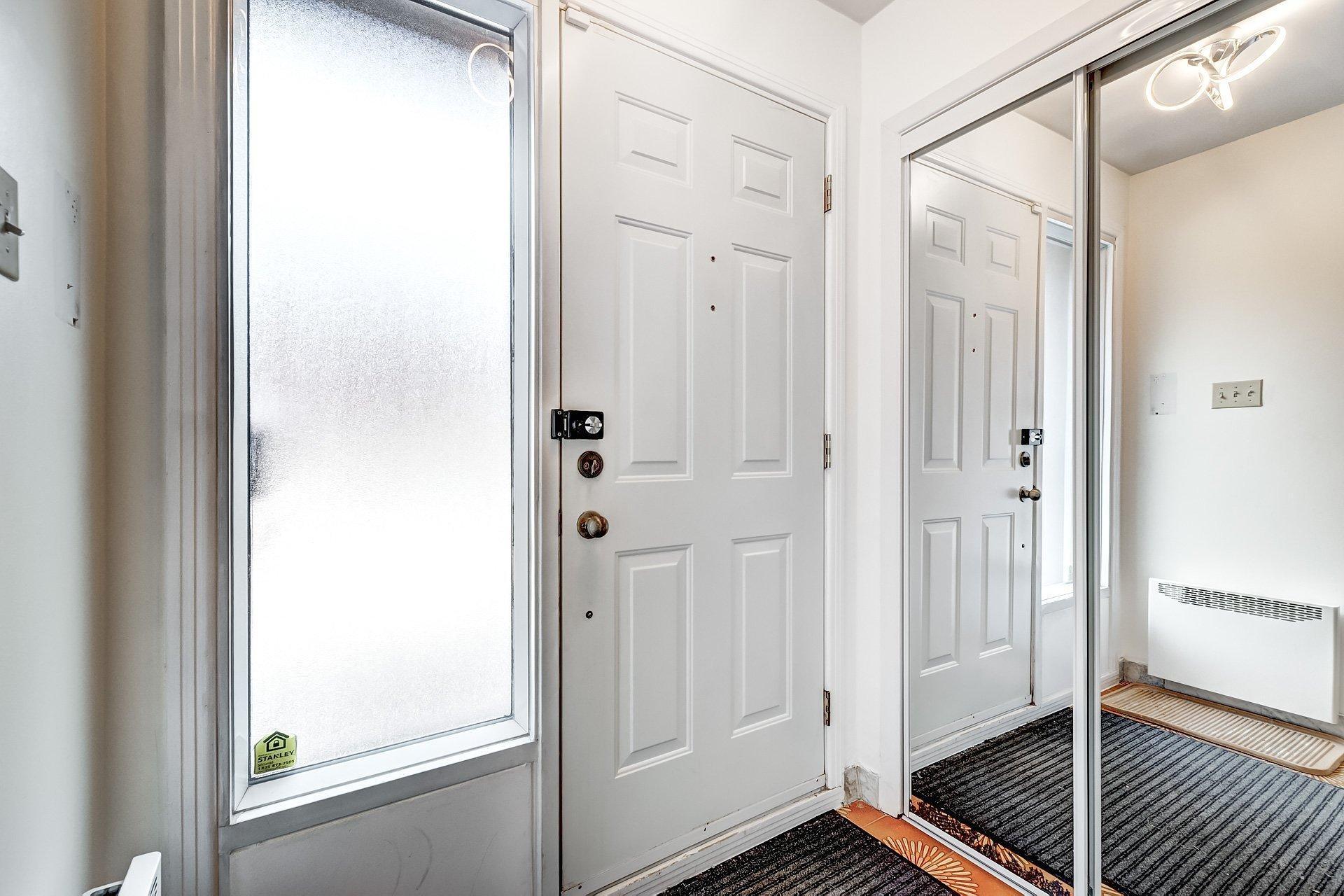 









3834


Ch. de la Côte-de-Liesse

,
Mont-Royal,




QC
H4N2P5

