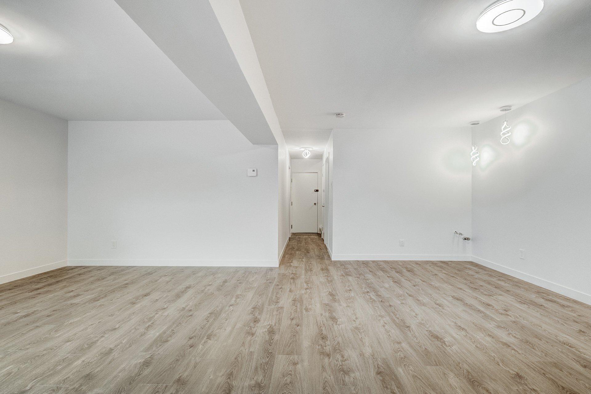 









3834


Ch. de la Côte-de-Liesse

,
Mont-Royal,




QC
H4N2P5

