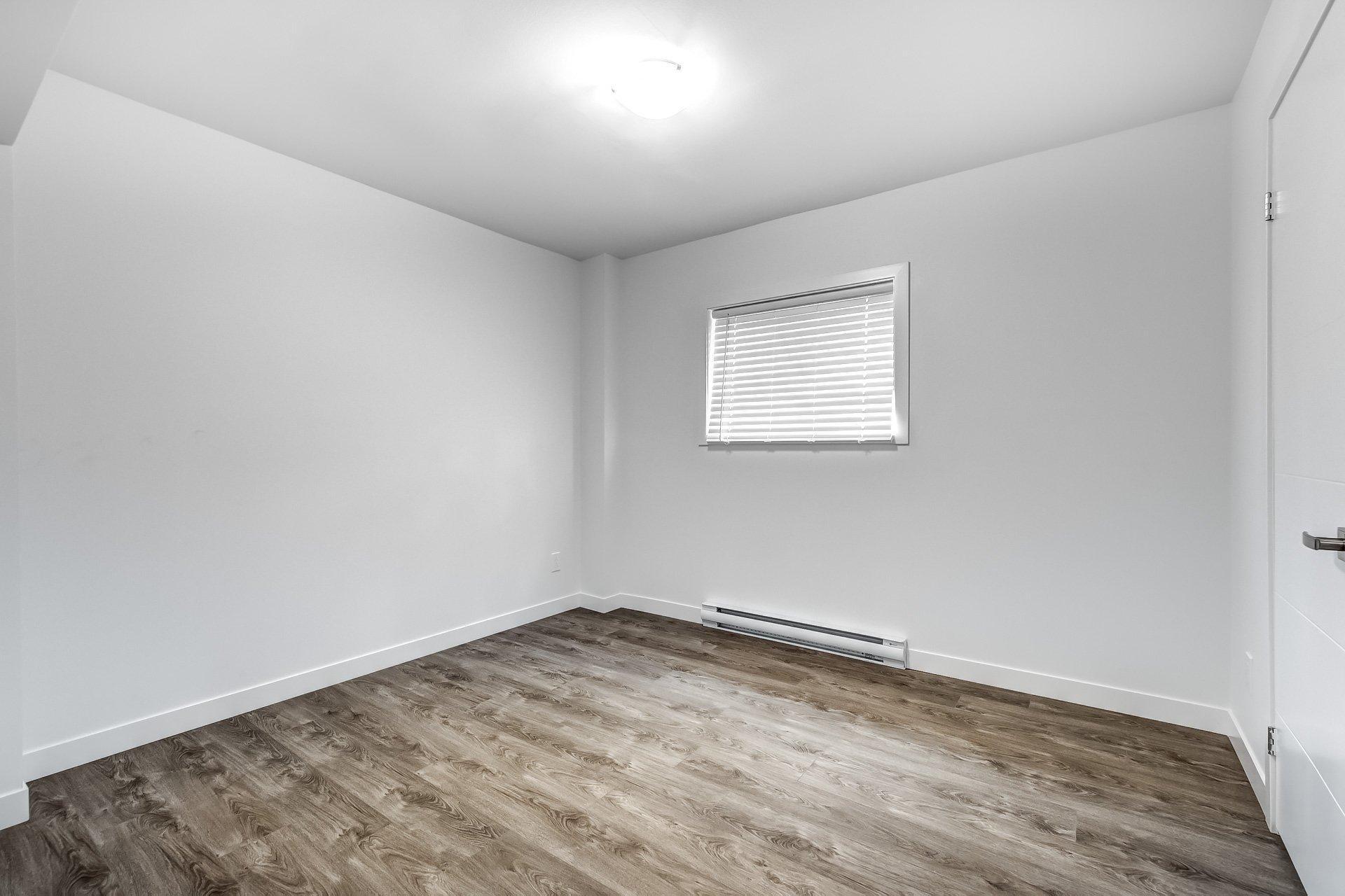 









3834


Ch. de la Côte-de-Liesse

,
Mont-Royal,




QC
H4N2P5

