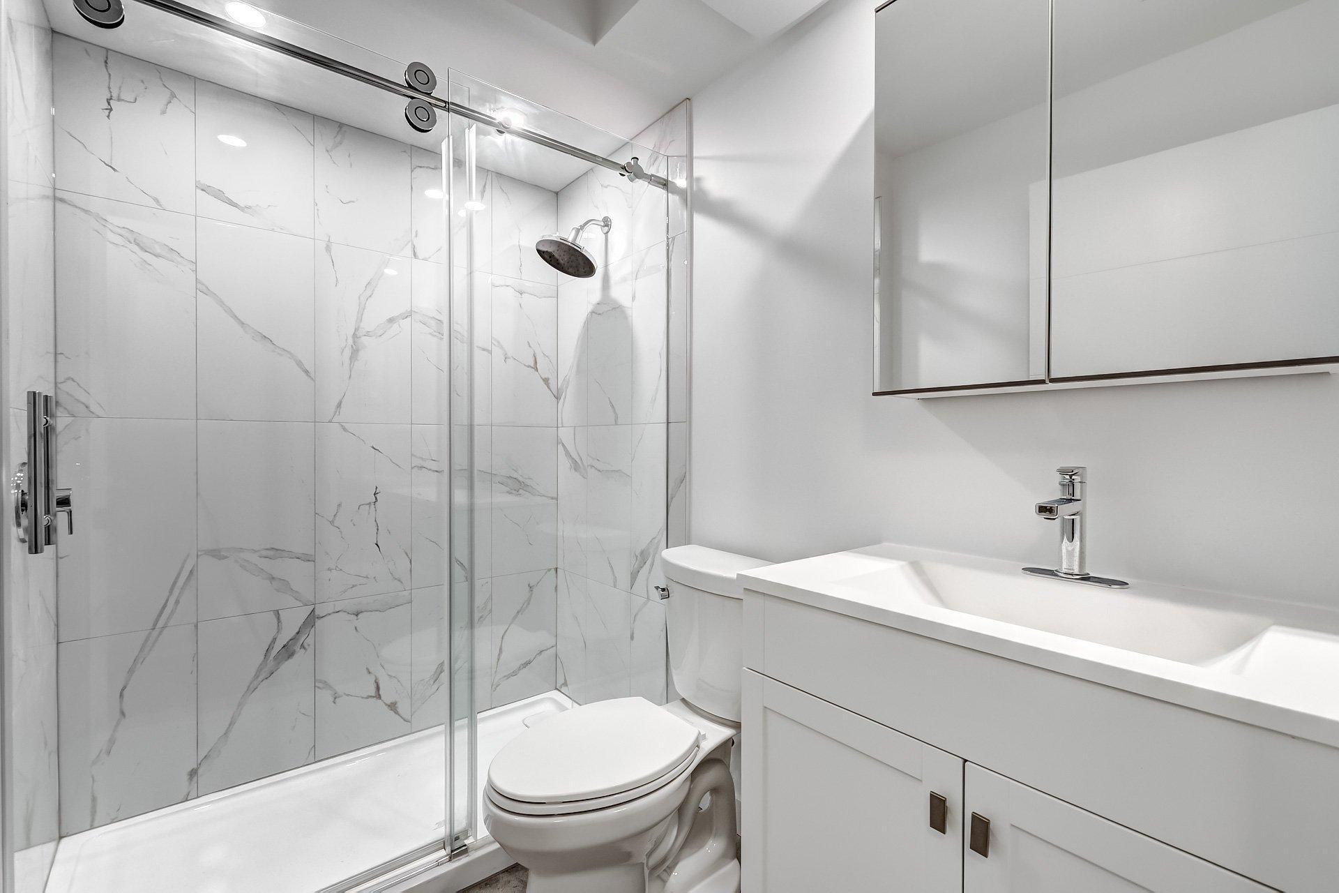 









3834


Ch. de la Côte-de-Liesse

,
Mont-Royal,




QC
H4N2P5

