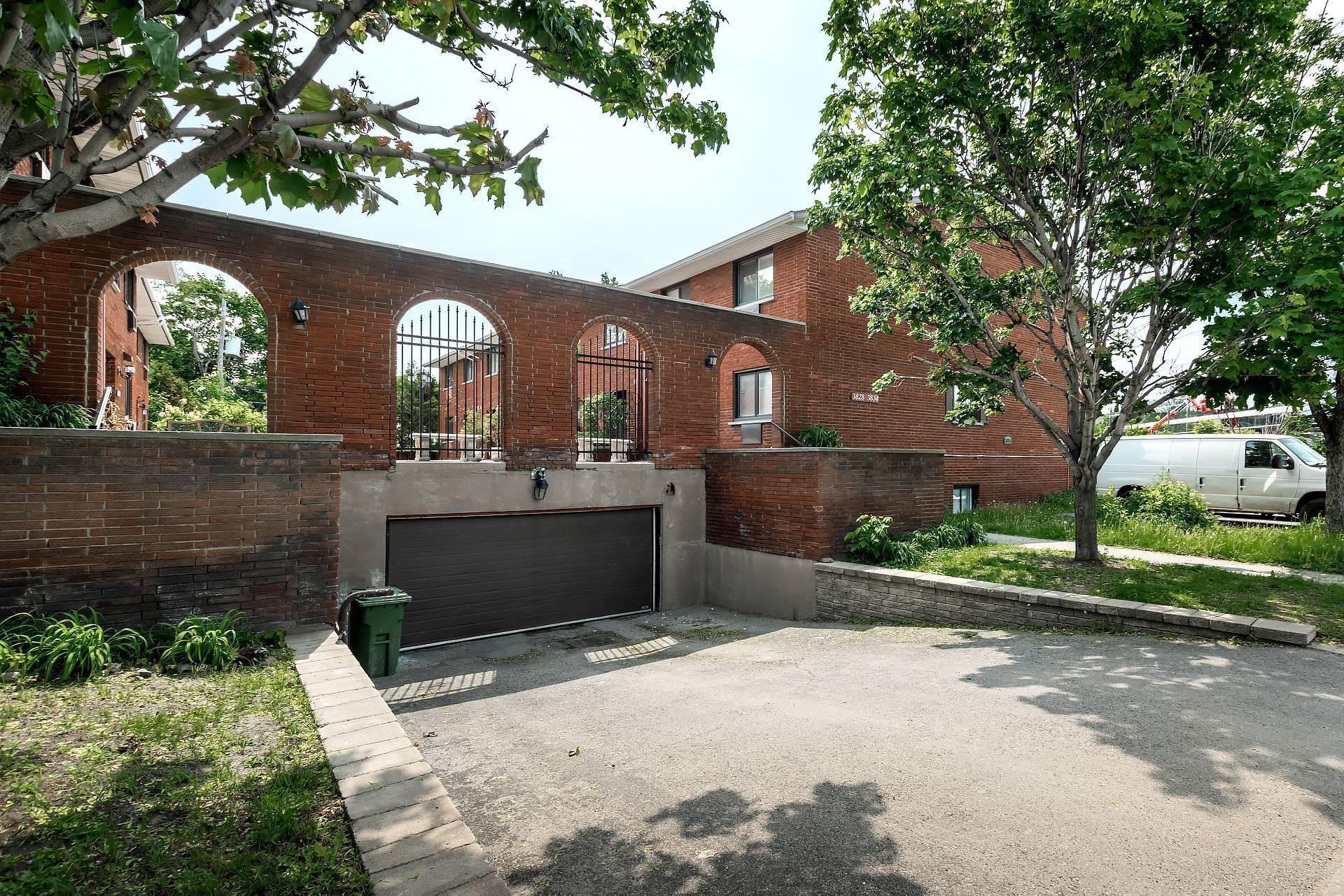 









3834


Ch. de la Côte-de-Liesse

,
Mont-Royal,




QC
H4N2P5

