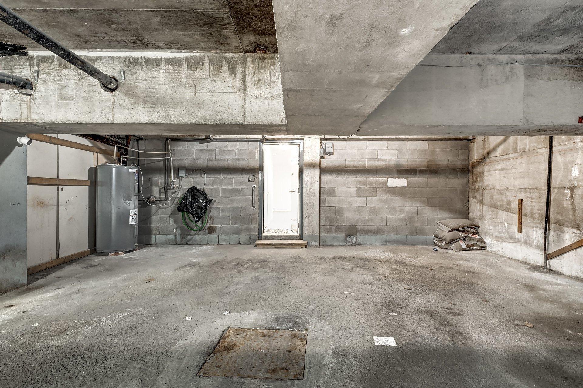 









3834


Ch. de la Côte-de-Liesse

,
Mont-Royal,




QC
H4N2P5

