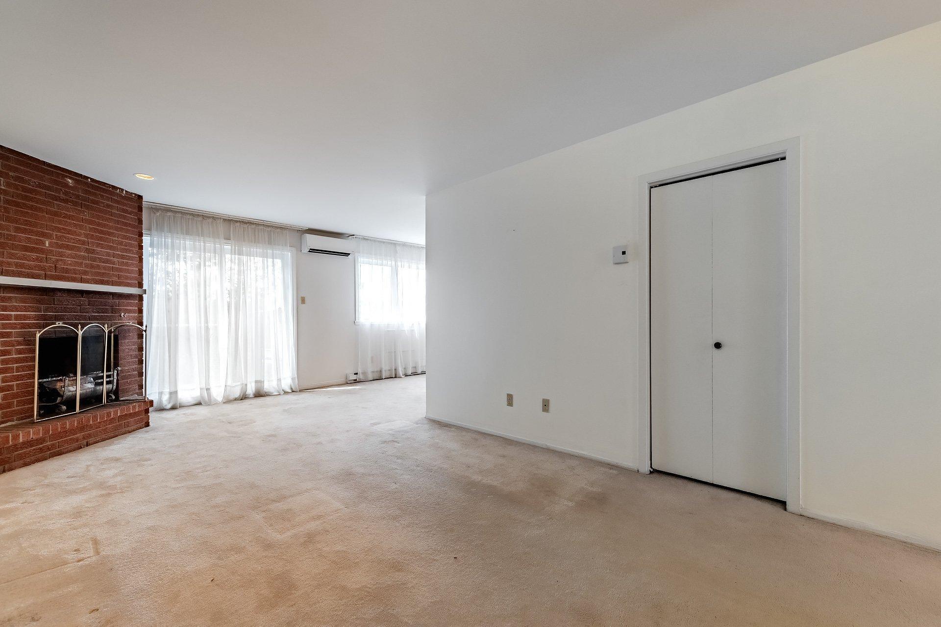 









3834


Ch. de la Côte-de-Liesse

,
Mont-Royal,




QC
H4N2P5

