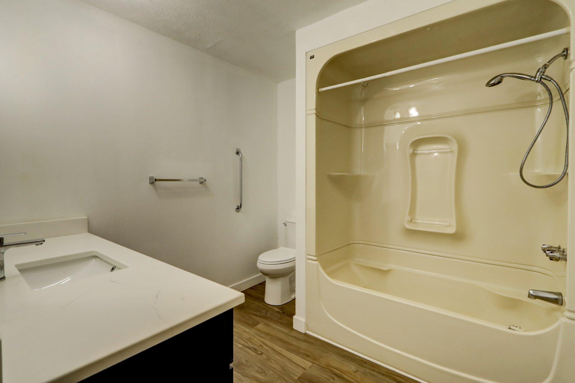 









280

 - 283


Route du Lac-Rond S.

,
Montcalm,




QC
J0T2V0

