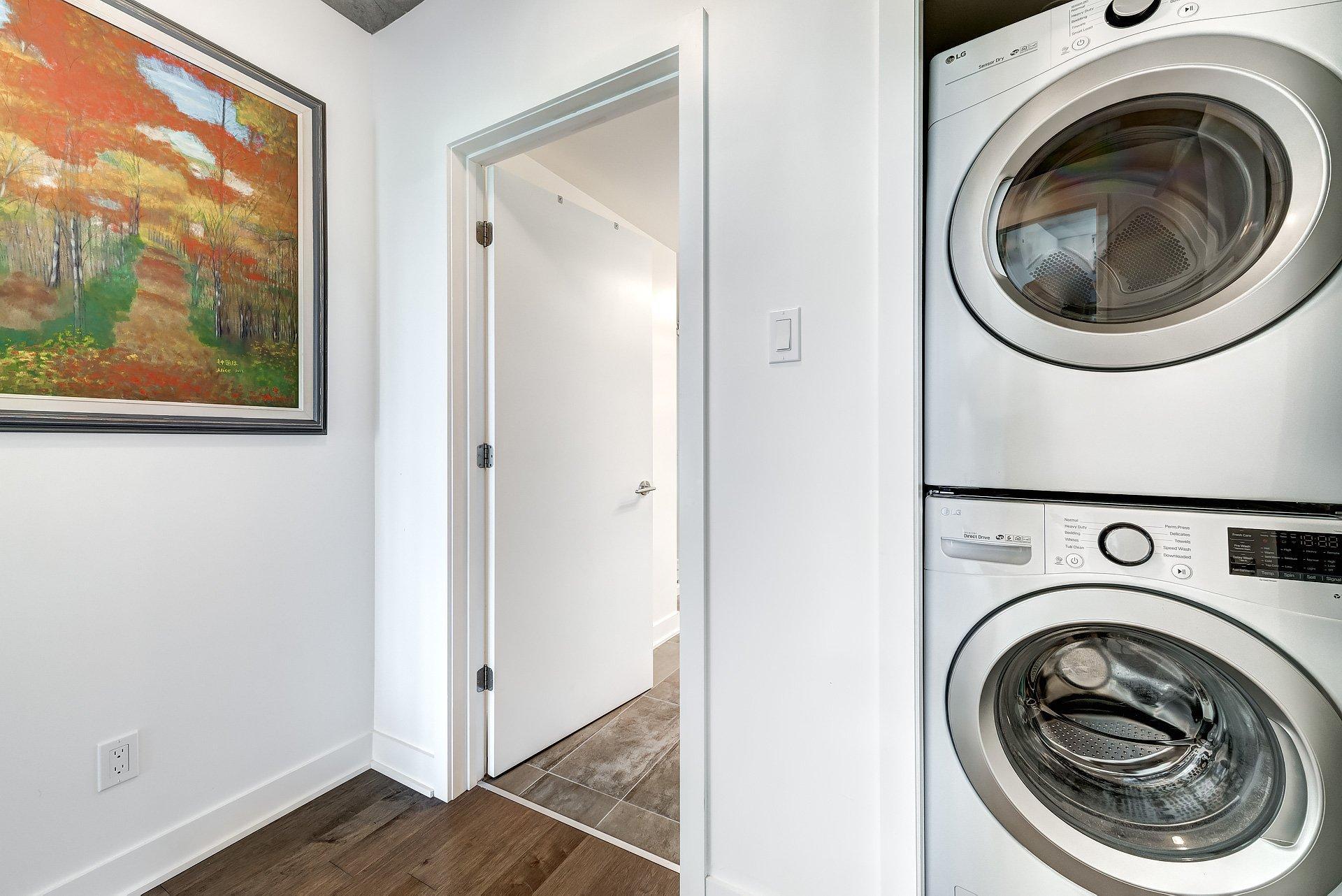 









271


Av. De l'Académie

, 210,
Dorval,




QC
H9S0B4

