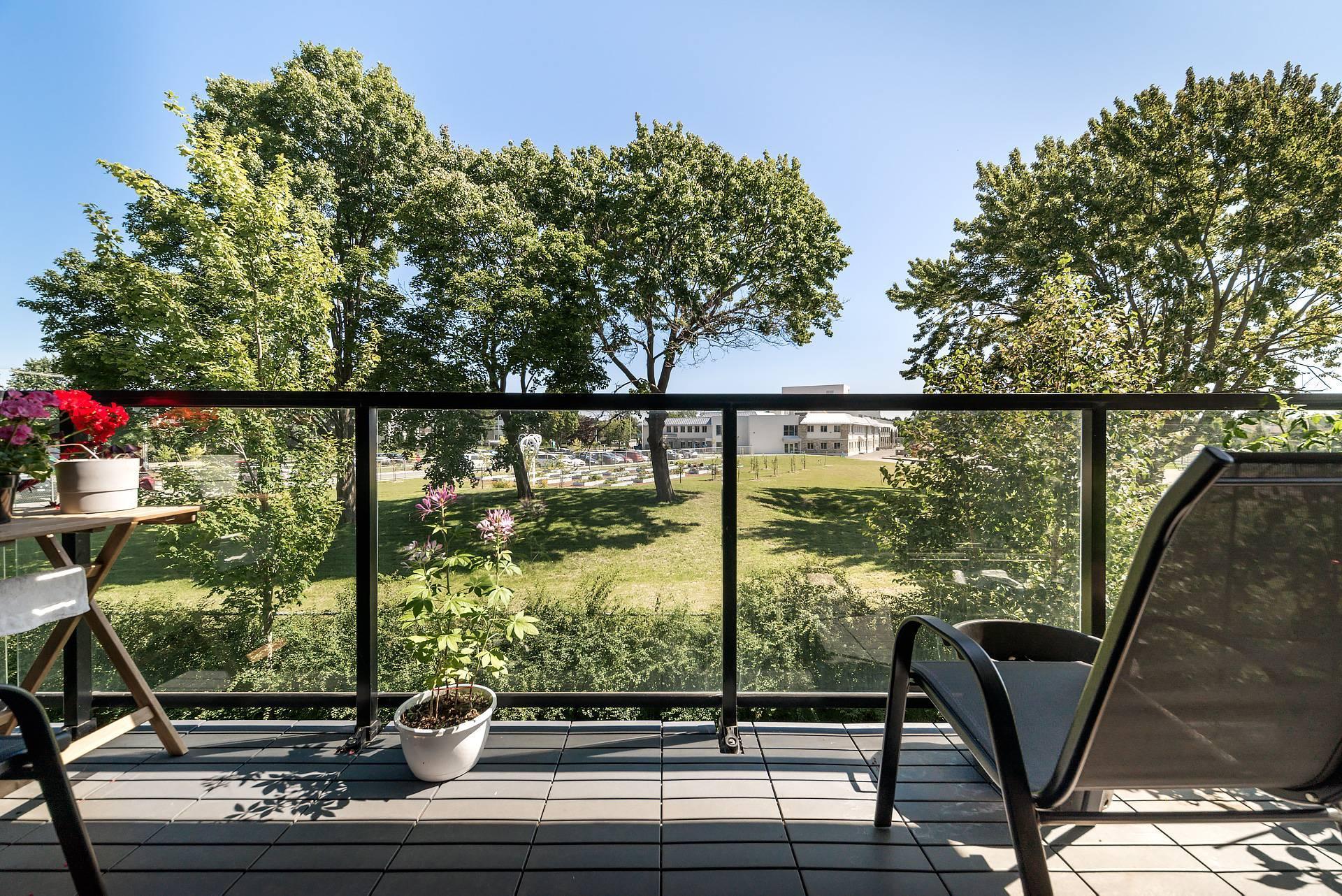 









271


Av. De l'Académie

, 210,
Dorval,




QC
H9S0B4

