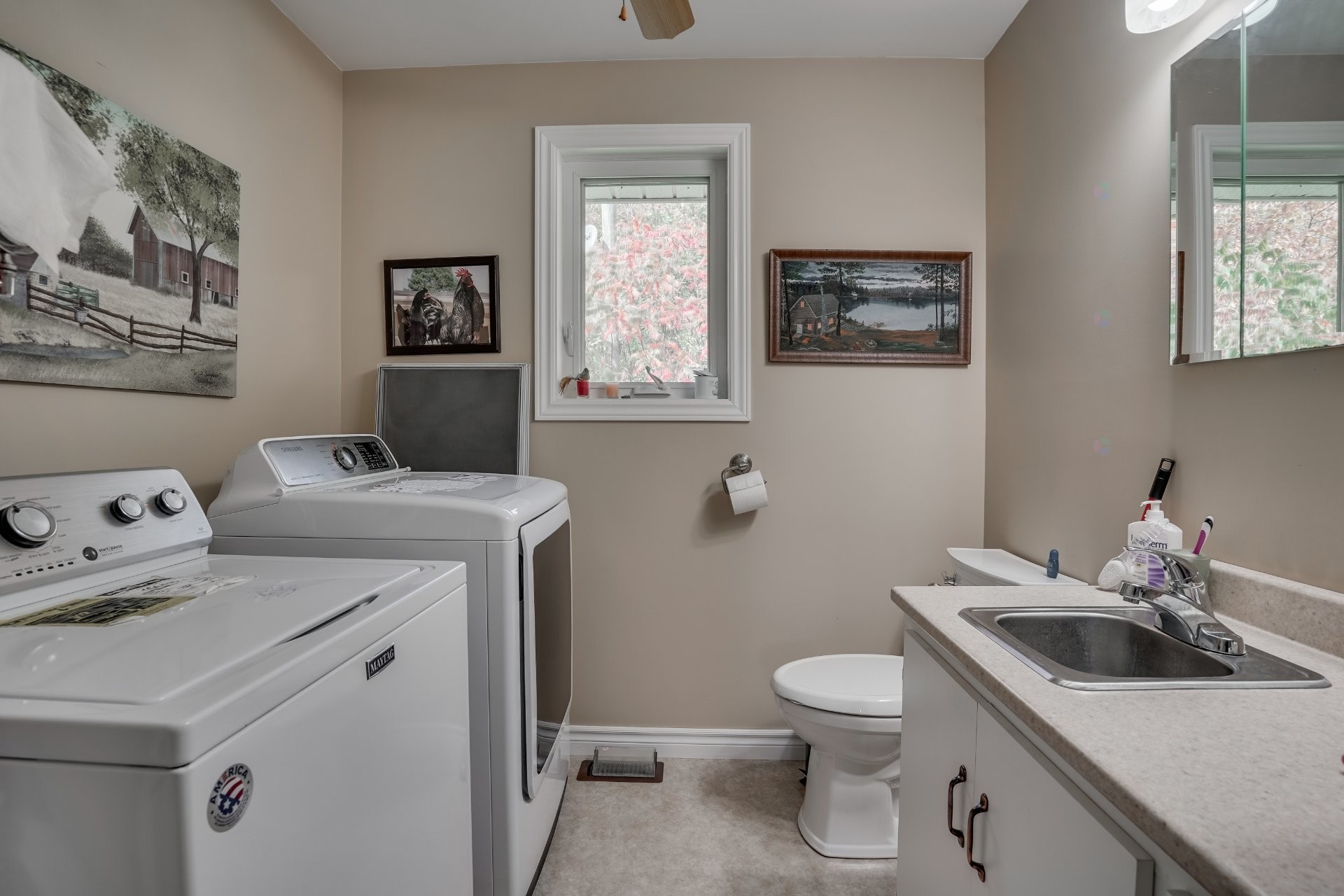 









106B


Ch. de la Montagne

,
L'Île-du-Grand-Calumet,




QC
J0X1J0

