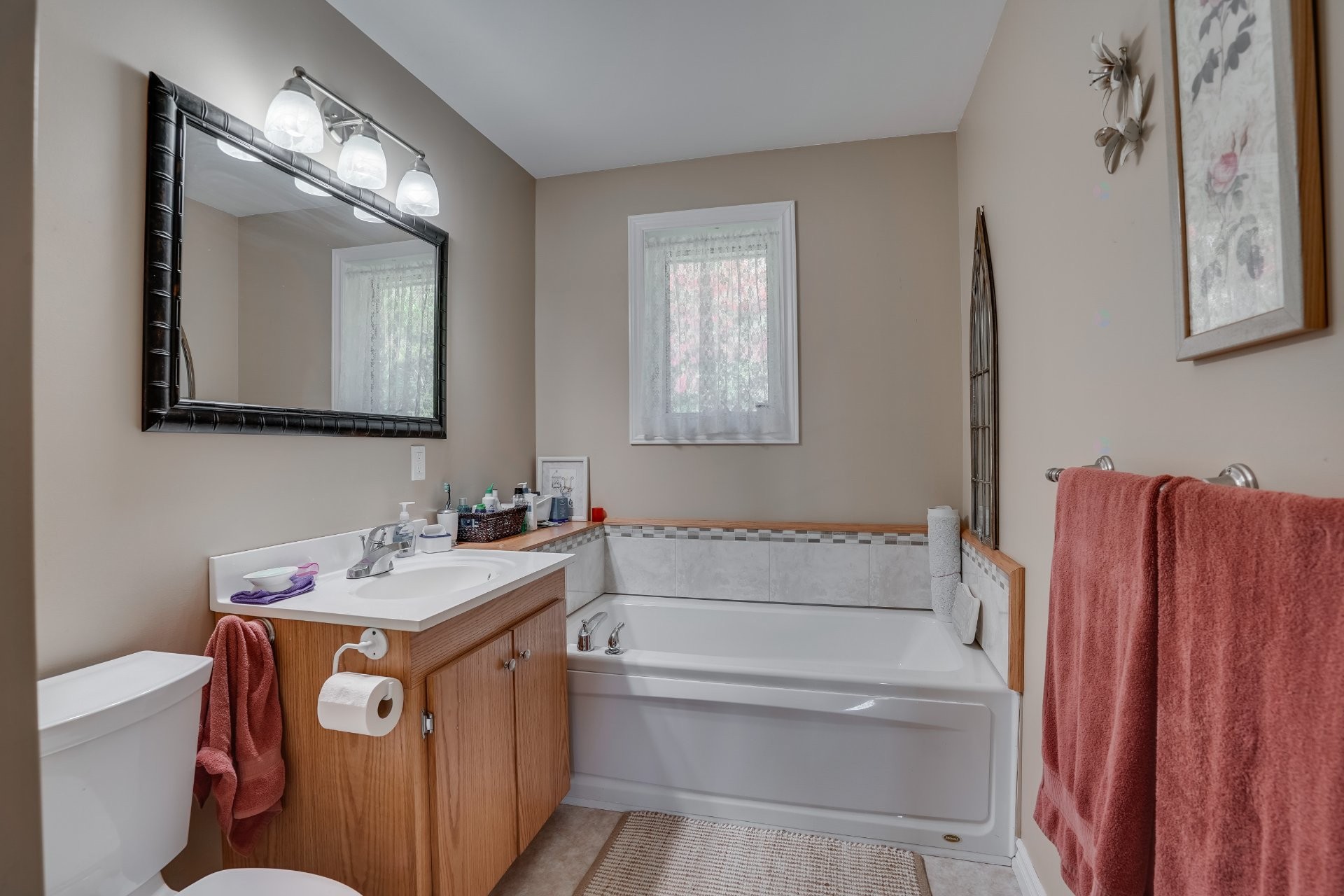 









106B


Ch. de la Montagne

,
L'Île-du-Grand-Calumet,




QC
J0X1J0

