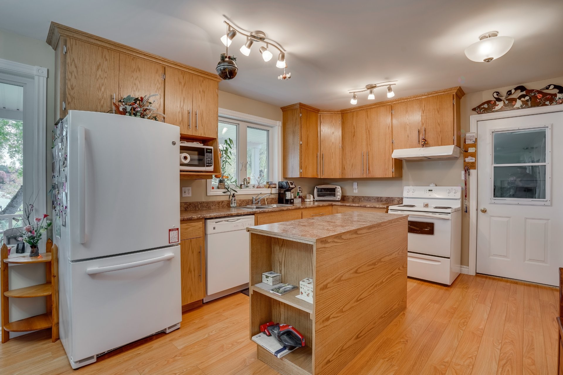 









106B


Ch. de la Montagne

,
L'Île-du-Grand-Calumet,




QC
J0X1J0

