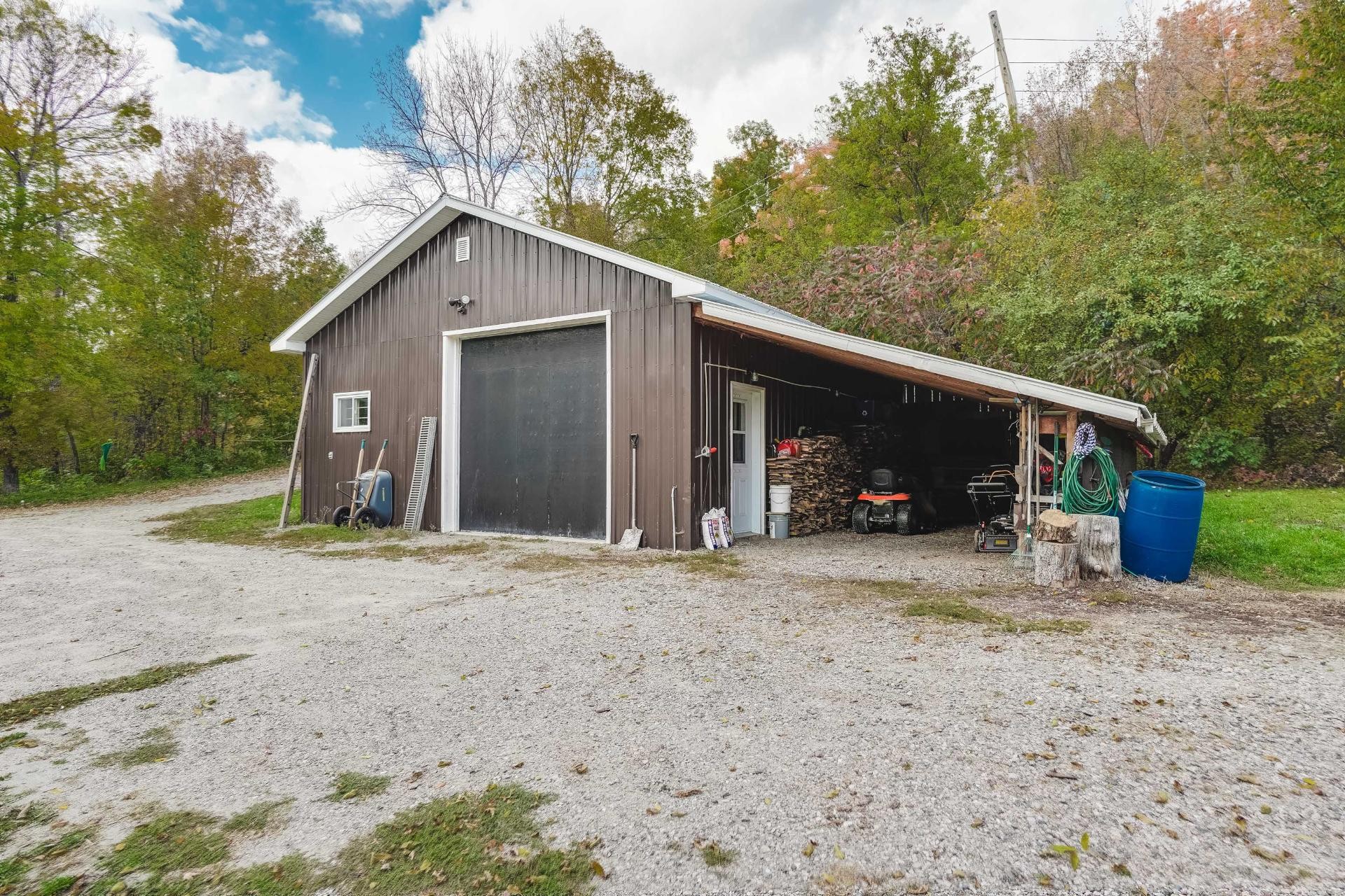 









106B


Ch. de la Montagne

,
L'Île-du-Grand-Calumet,




QC
J0X1J0

