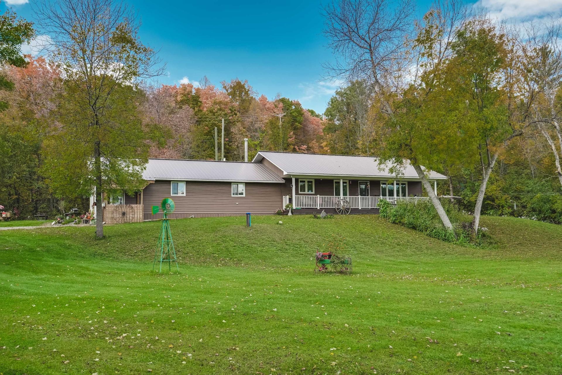 









106B


Ch. de la Montagne

,
L'Île-du-Grand-Calumet,




QC
J0X1J0

