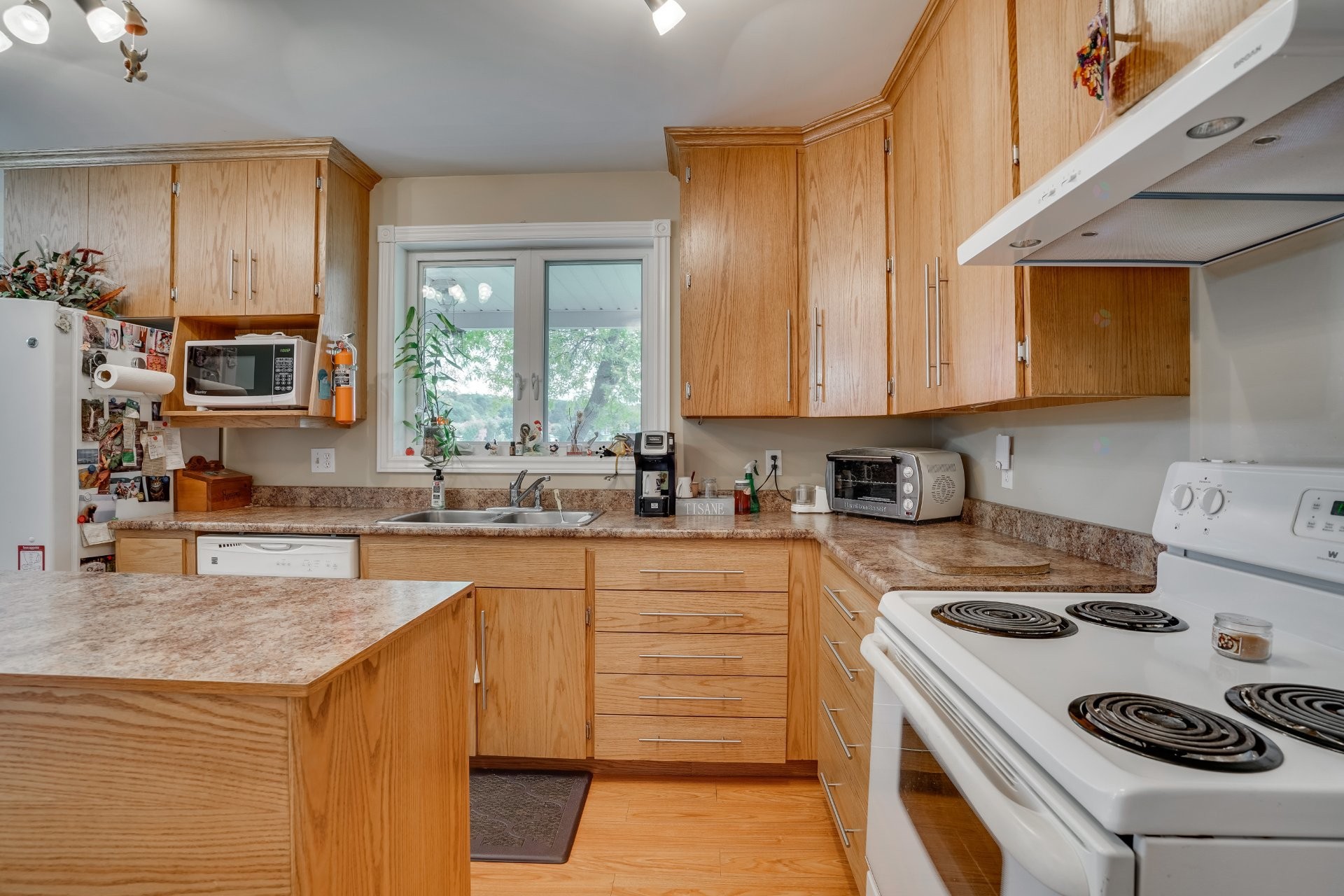 









106B


Ch. de la Montagne

,
L'Île-du-Grand-Calumet,




QC
J0X1J0

