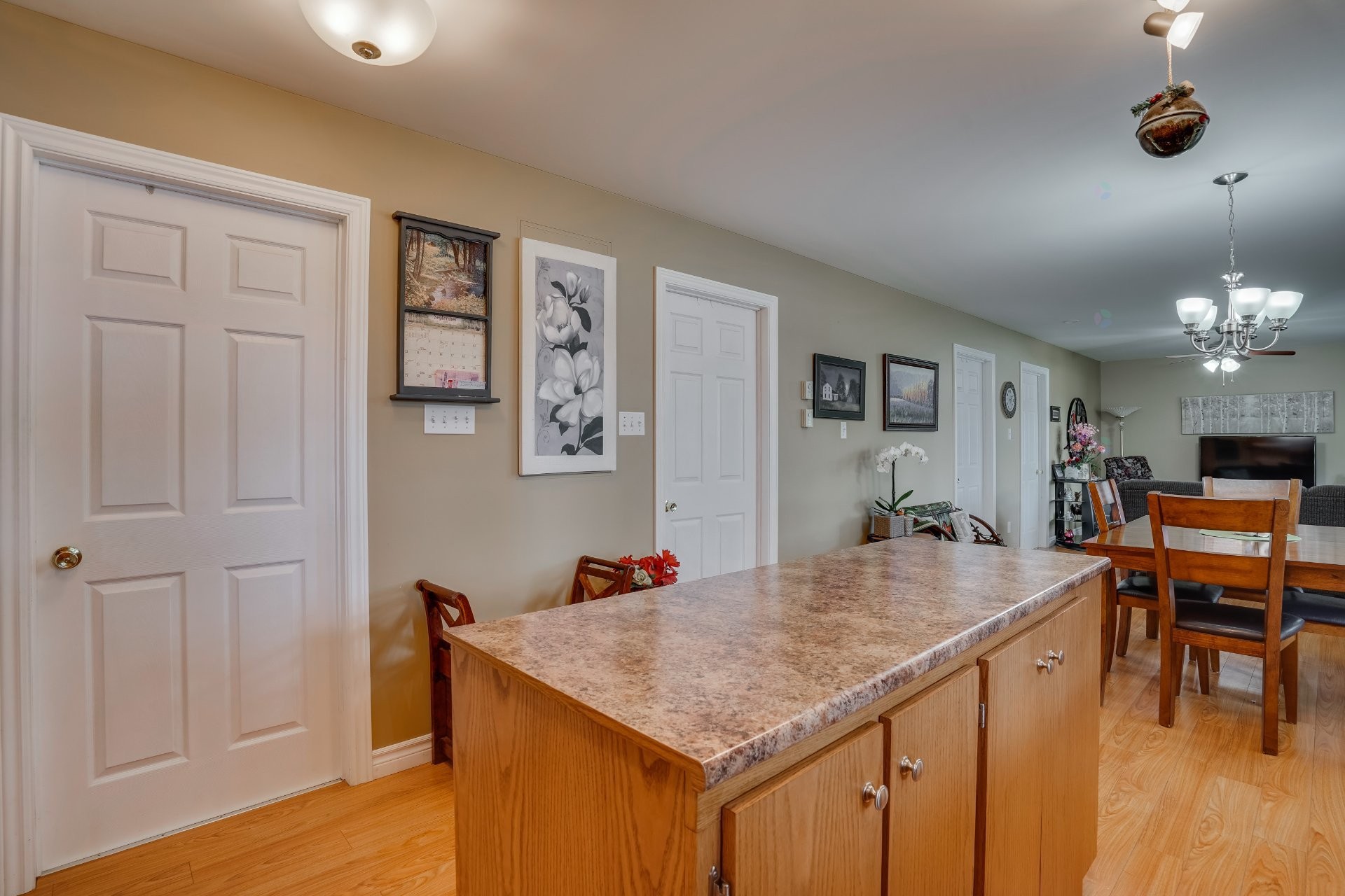 









106B


Ch. de la Montagne

,
L'Île-du-Grand-Calumet,




QC
J0X1J0

