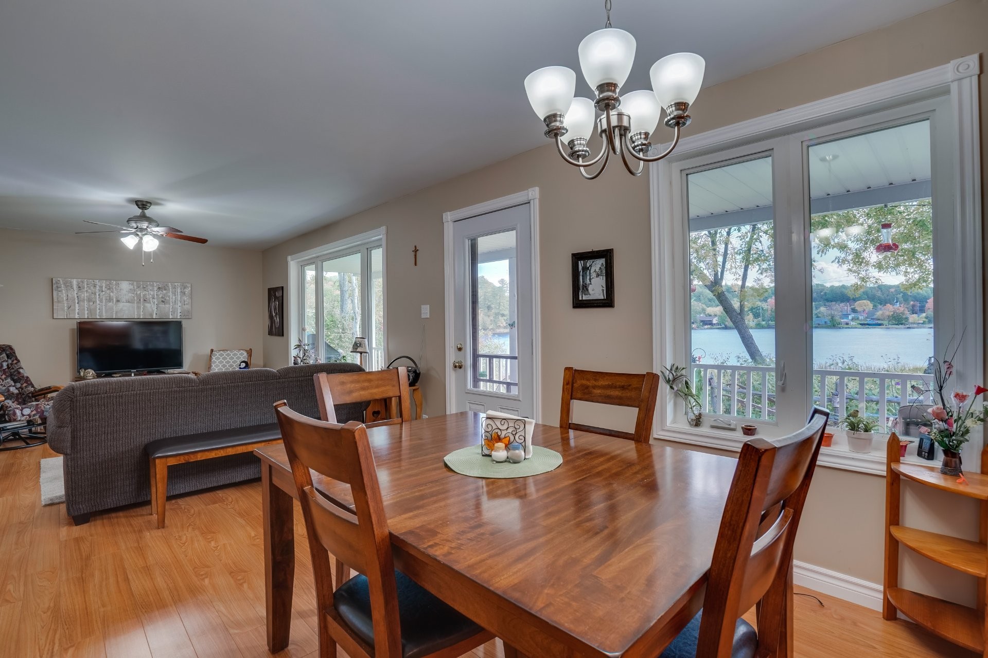 









106B


Ch. de la Montagne

,
L'Île-du-Grand-Calumet,




QC
J0X1J0

