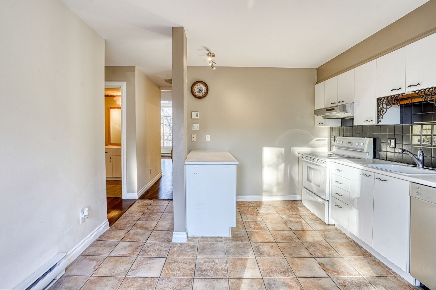 









16


Place du Soleil

, 302,
Montréal (Verdun/Île-des-Soeurs),




QC
H3E1R2

