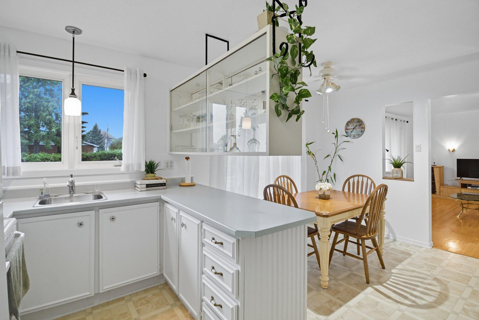 









17


Rue de Bourgogne

,
Gatineau (Gatineau),




QC
J8T4L1

