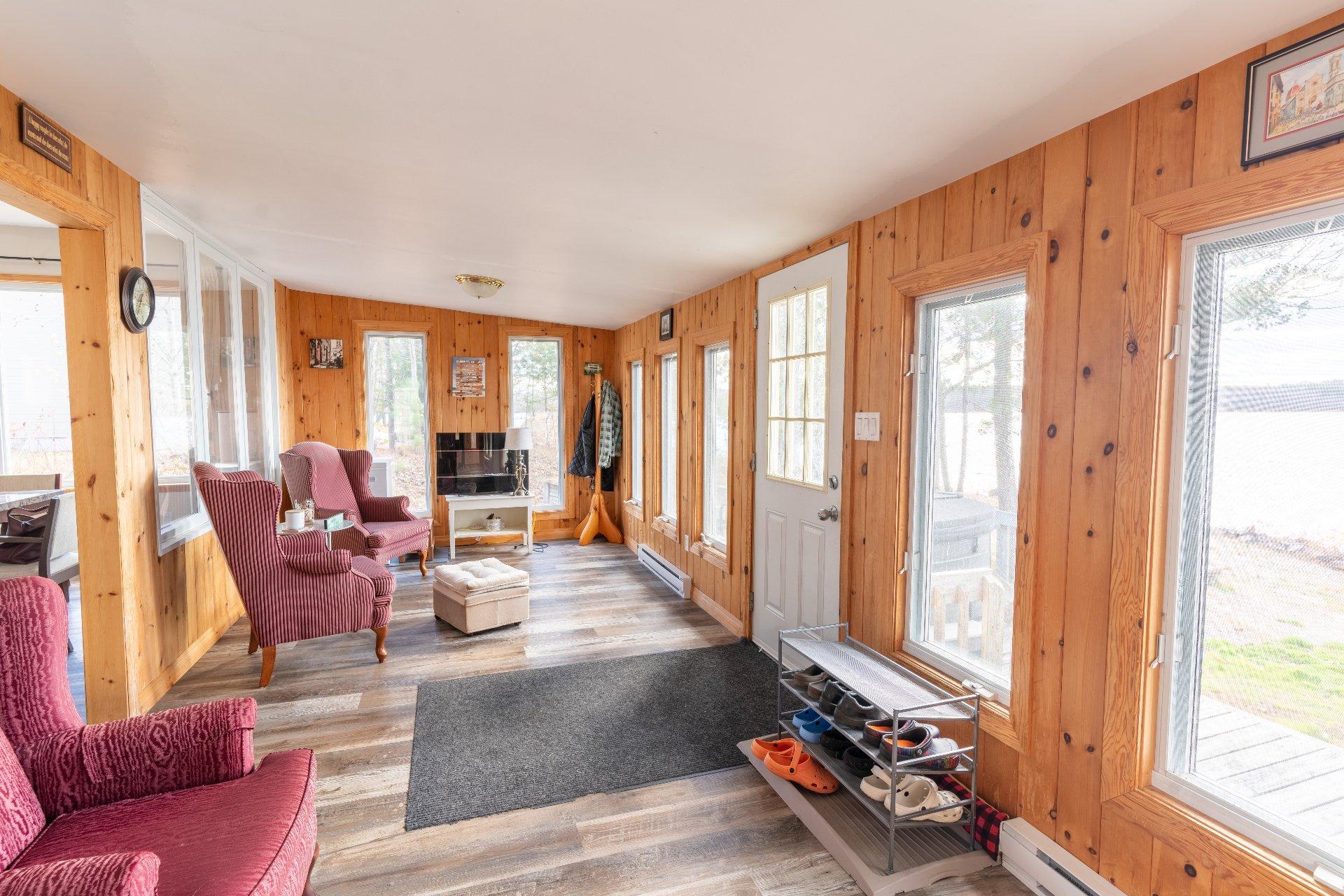 









54


Ch. Isok

,
Waltham,




QC
J0X1M0

