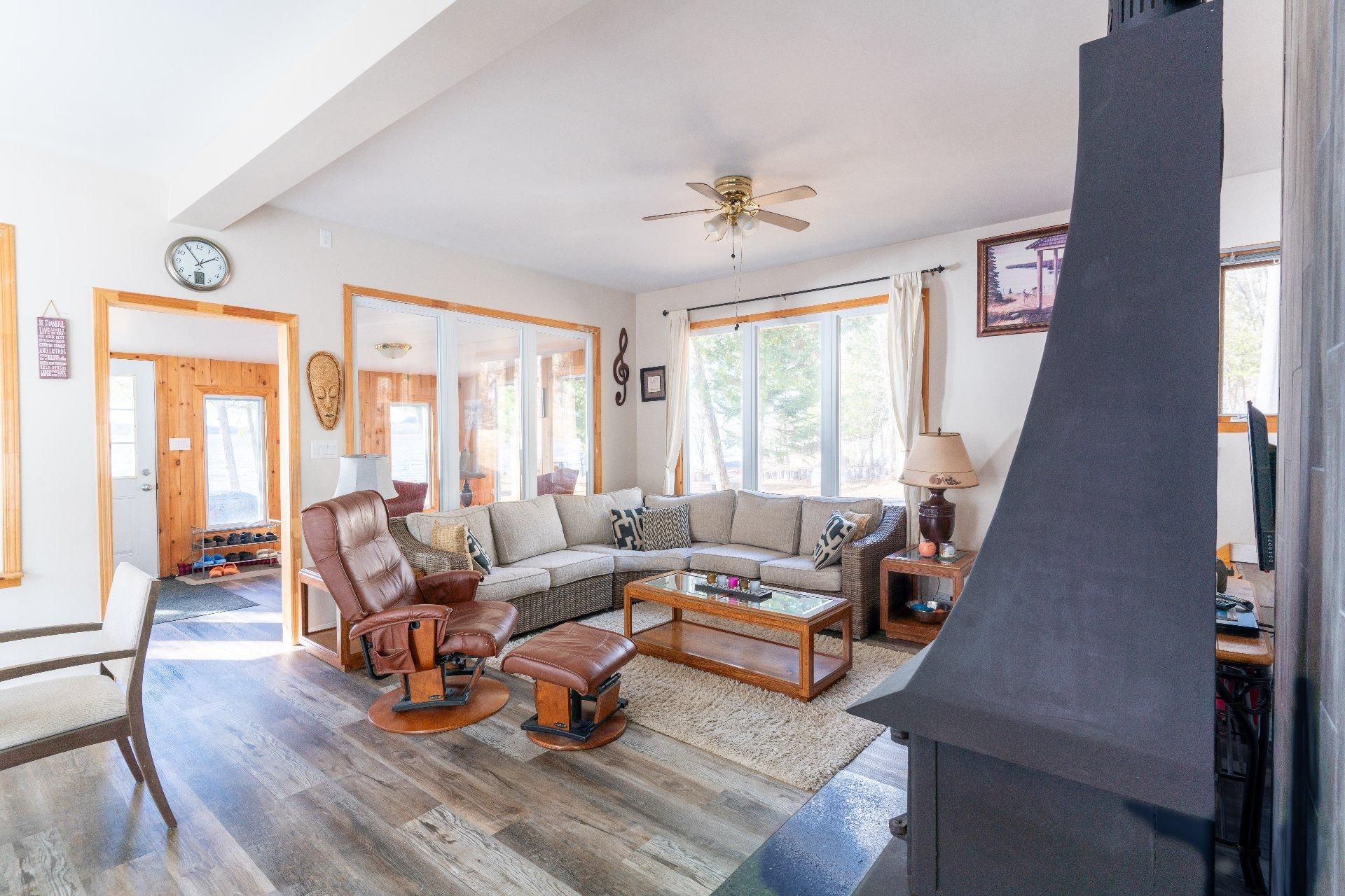 









54


Ch. Isok

,
Waltham,




QC
J0X1M0

