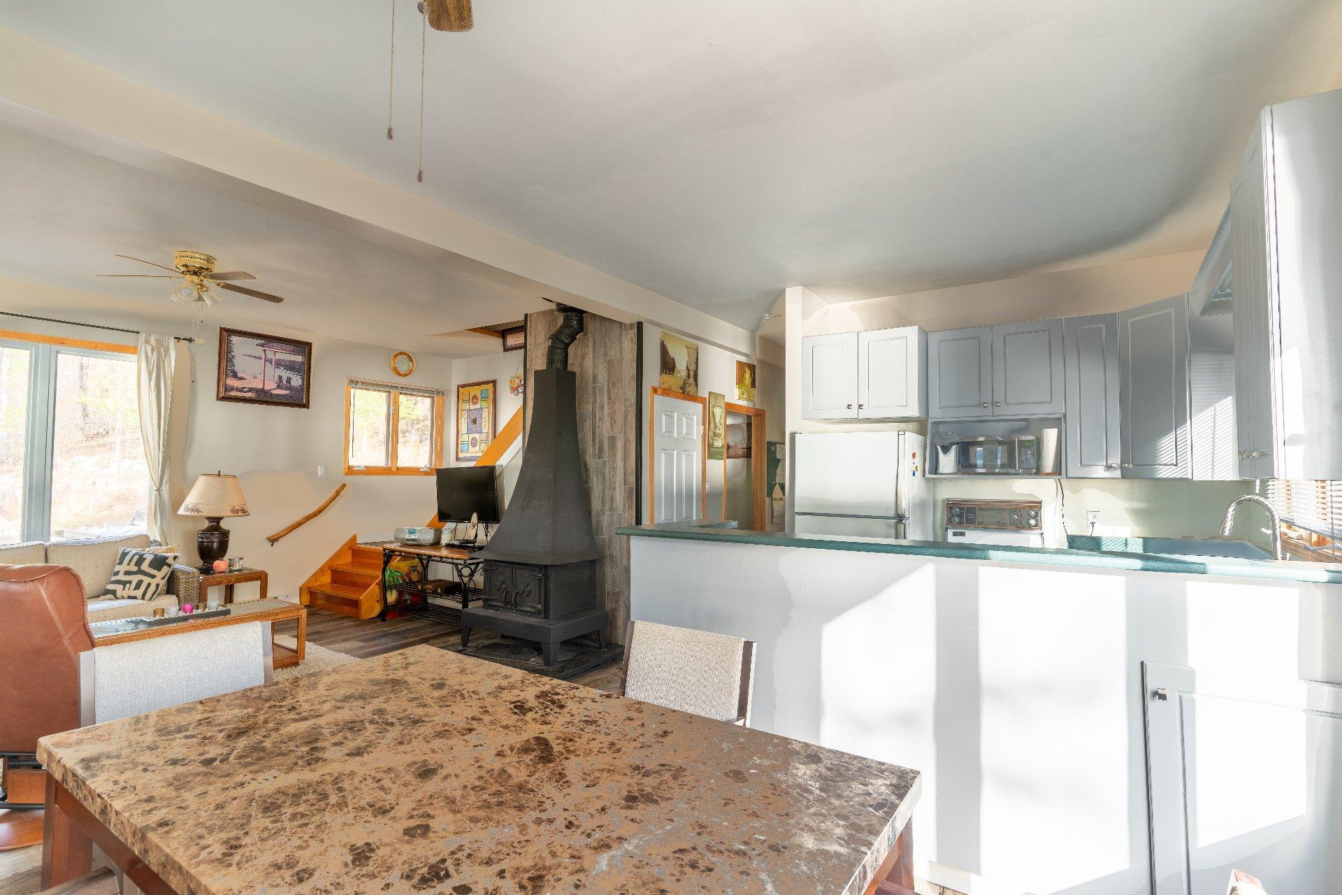 









54


Ch. Isok

,
Waltham,




QC
J0X1M0

