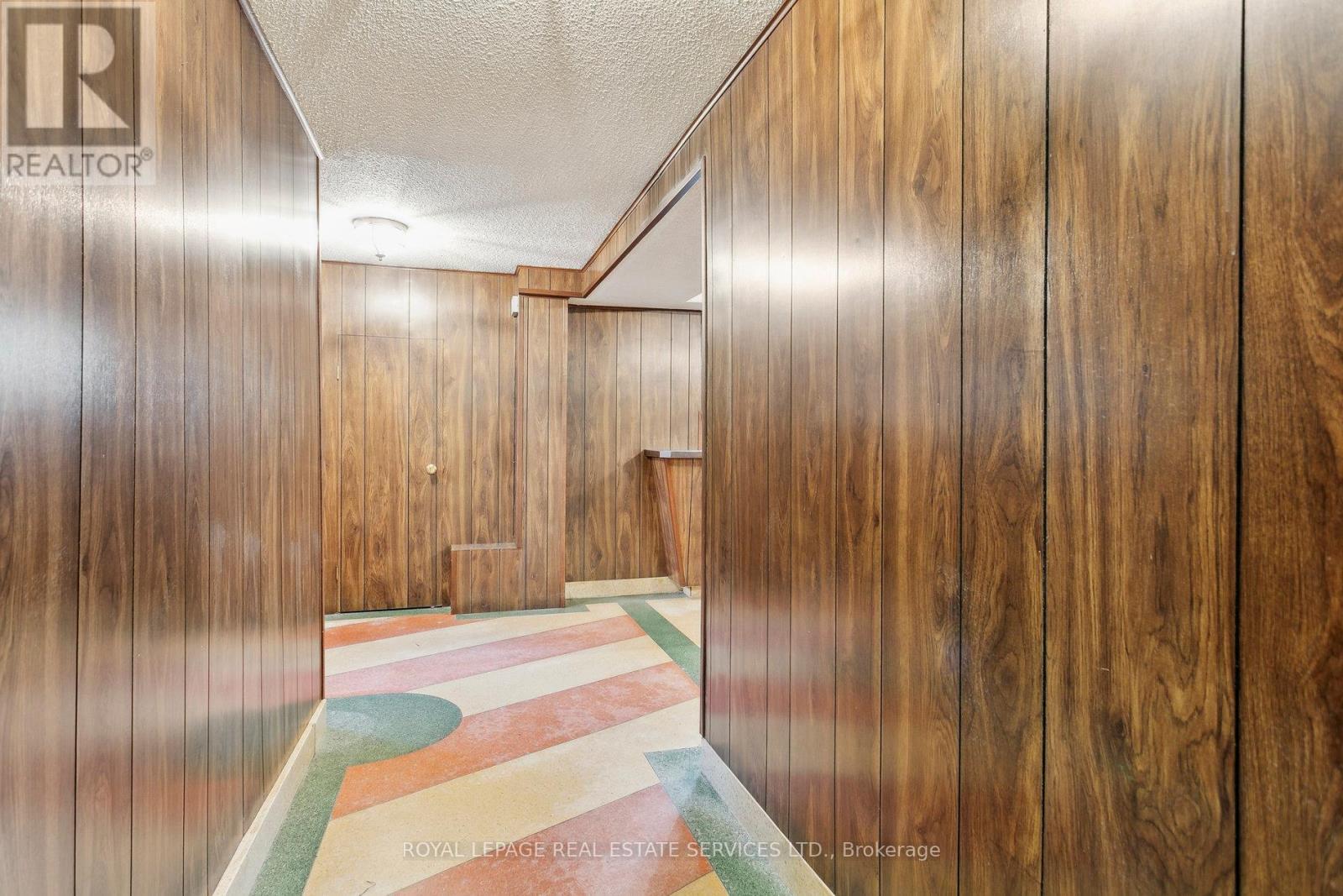 












28 CORNELIUS PARKWAY

,
Toronto,




Ontario
M6L2K3

