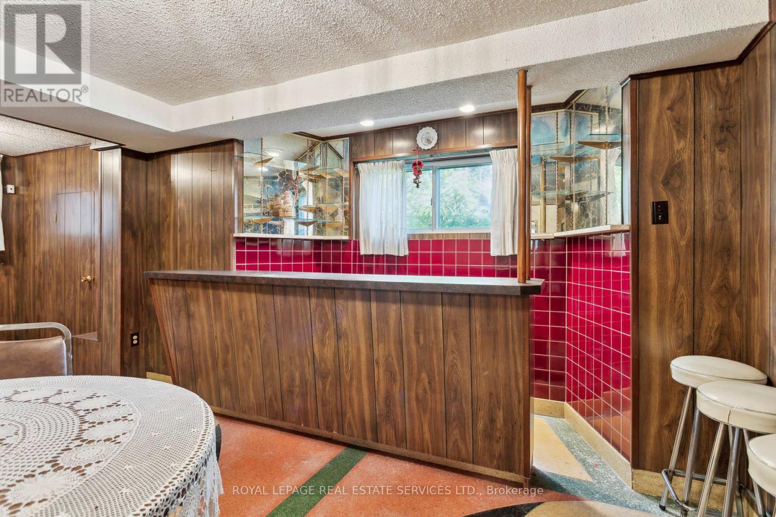 












28 CORNELIUS PARKWAY

,
Toronto,




Ontario
M6L2K3

