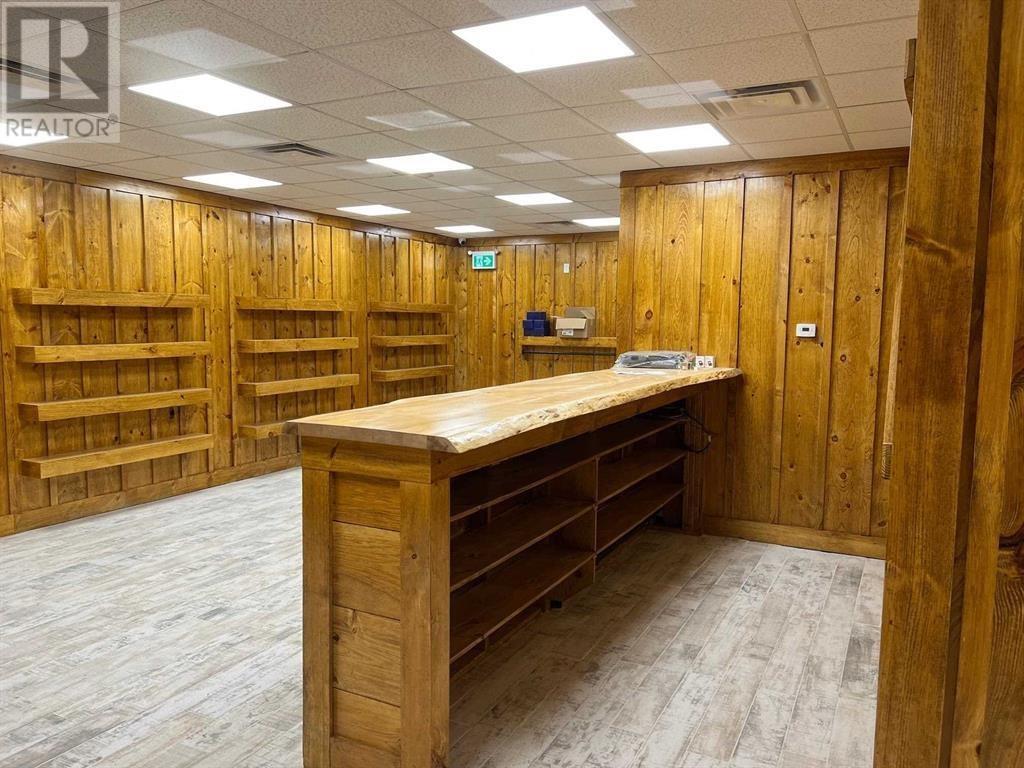 












17 Manitoba RD

,
Elliot Lake,




Ontario
P5A2A6

