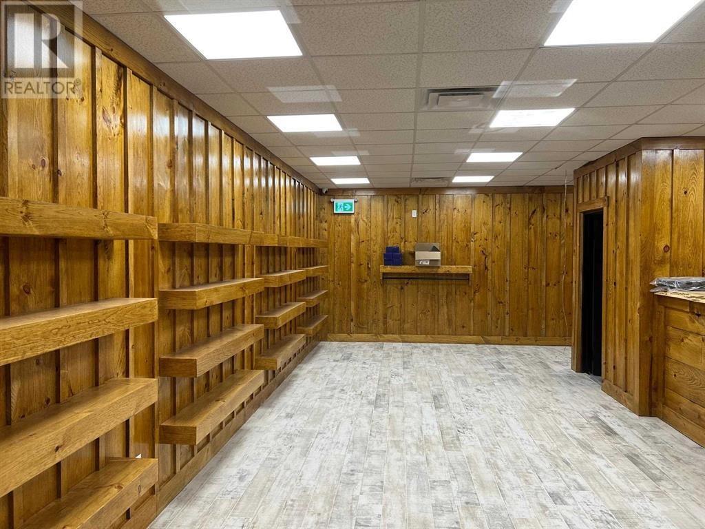 












17 Manitoba RD

,
Elliot Lake,




Ontario
P5A2A6

