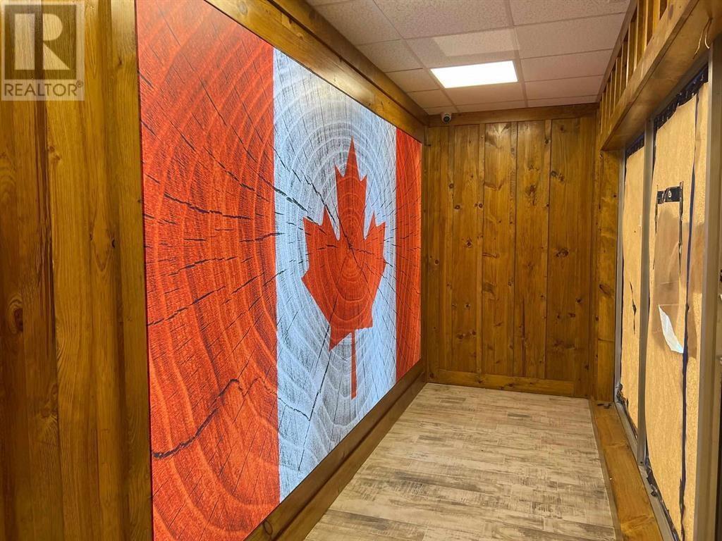 












17 Manitoba RD

,
Elliot Lake,




Ontario
P5A2A6

