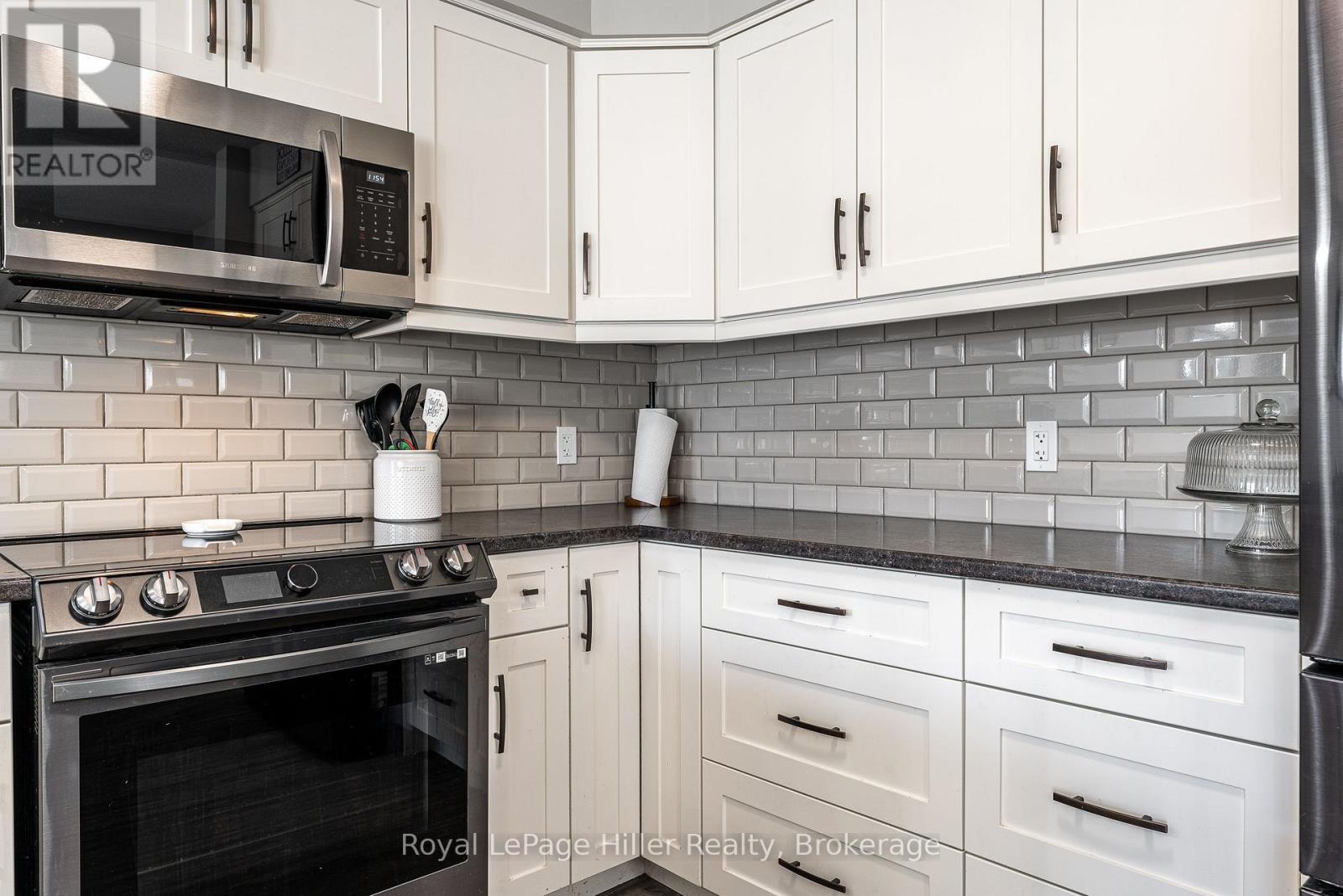 












C - 133 WIMPOLE STREET

,
West Perth (Mitchell),




Ontario
N0K1N0

