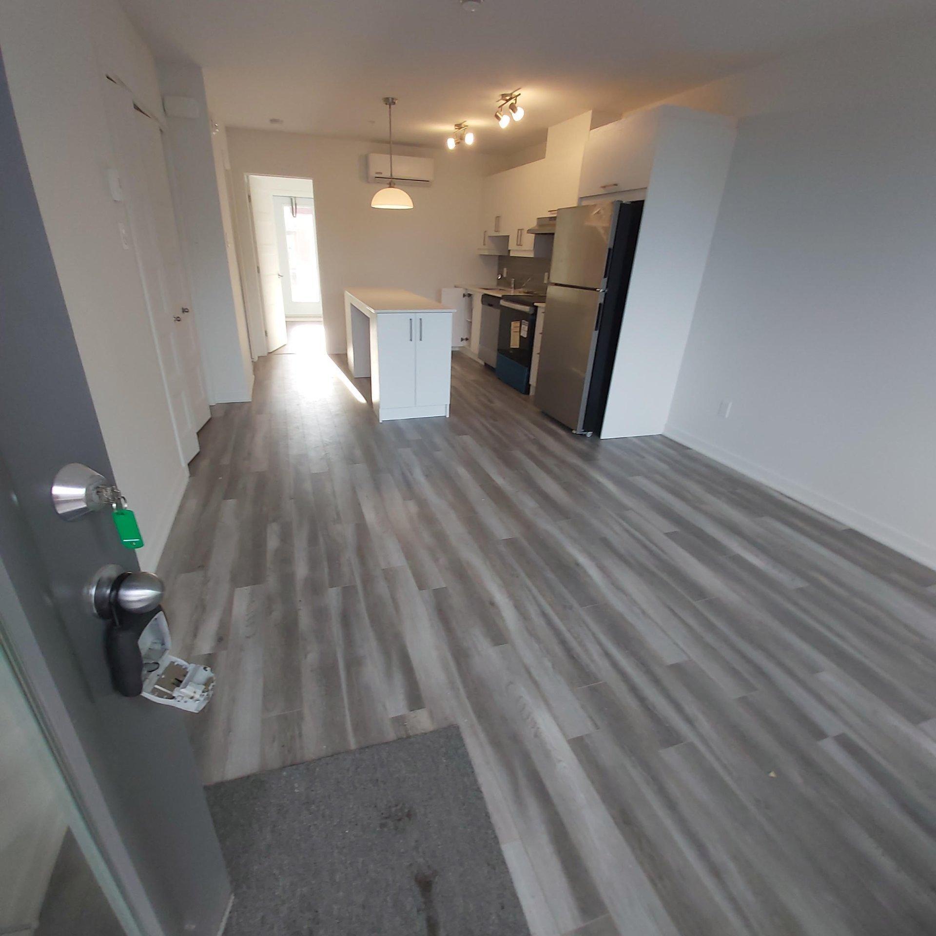 









4542


Rue La Perrière

,
Longueuil (Saint-Hubert),




QC
J3Y0W8

