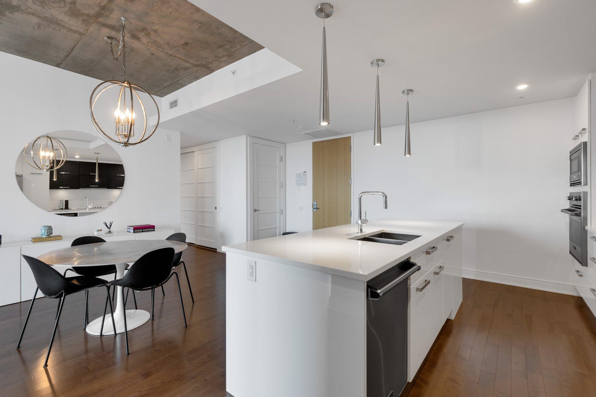 









2200


Rue Harriet-Quimby

, 404,
Montréal (Saint-Laurent),




QC
H4R0L2

