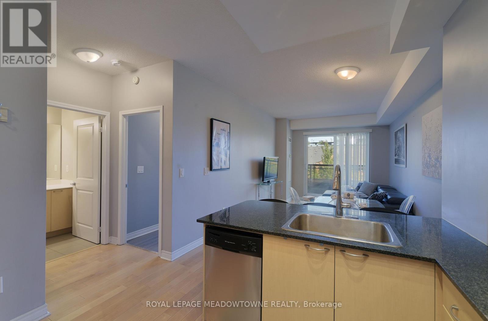 












307 - 385 PRINCE OF WALES DRIVE

,
Mississauga,




Ontario
L5B0C6

