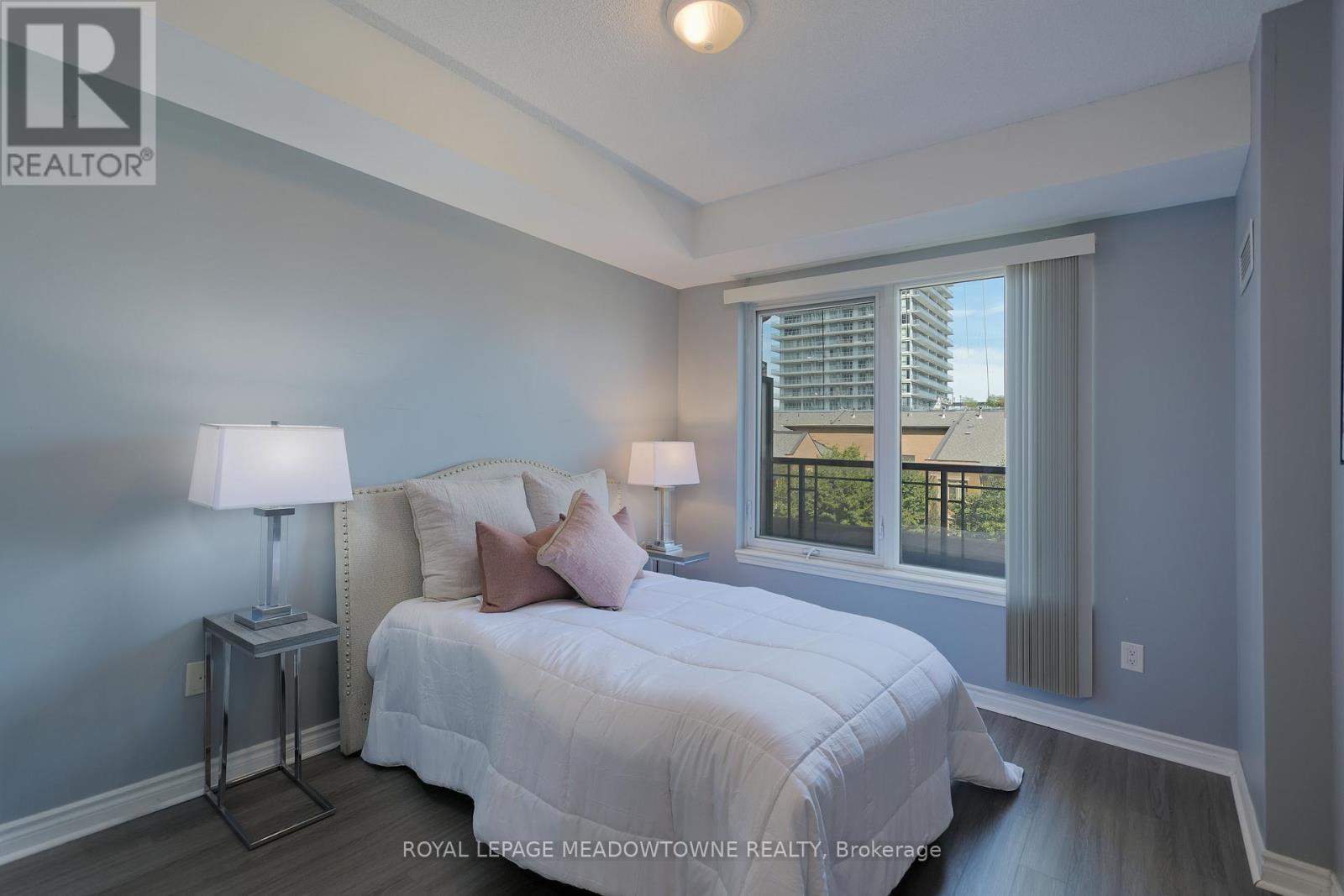 












307 - 385 PRINCE OF WALES DRIVE

,
Mississauga,




Ontario
L5B0C6

