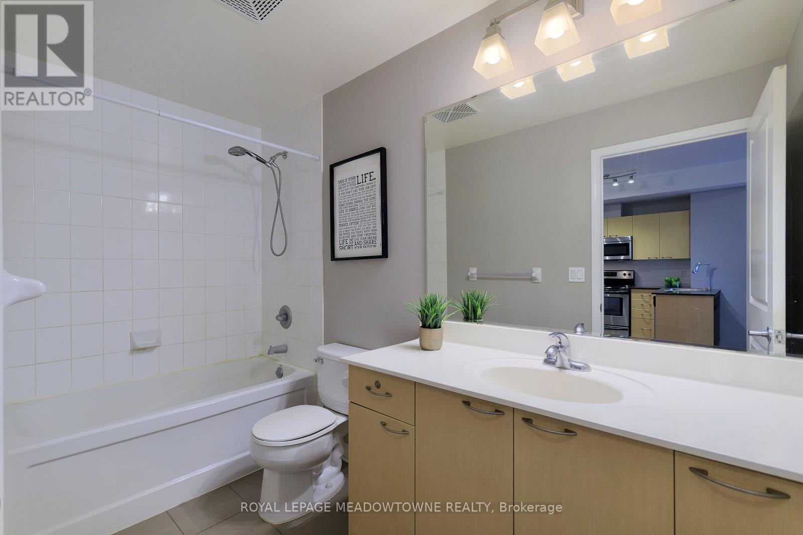 












307 - 385 PRINCE OF WALES DRIVE

,
Mississauga,




Ontario
L5B0C6

