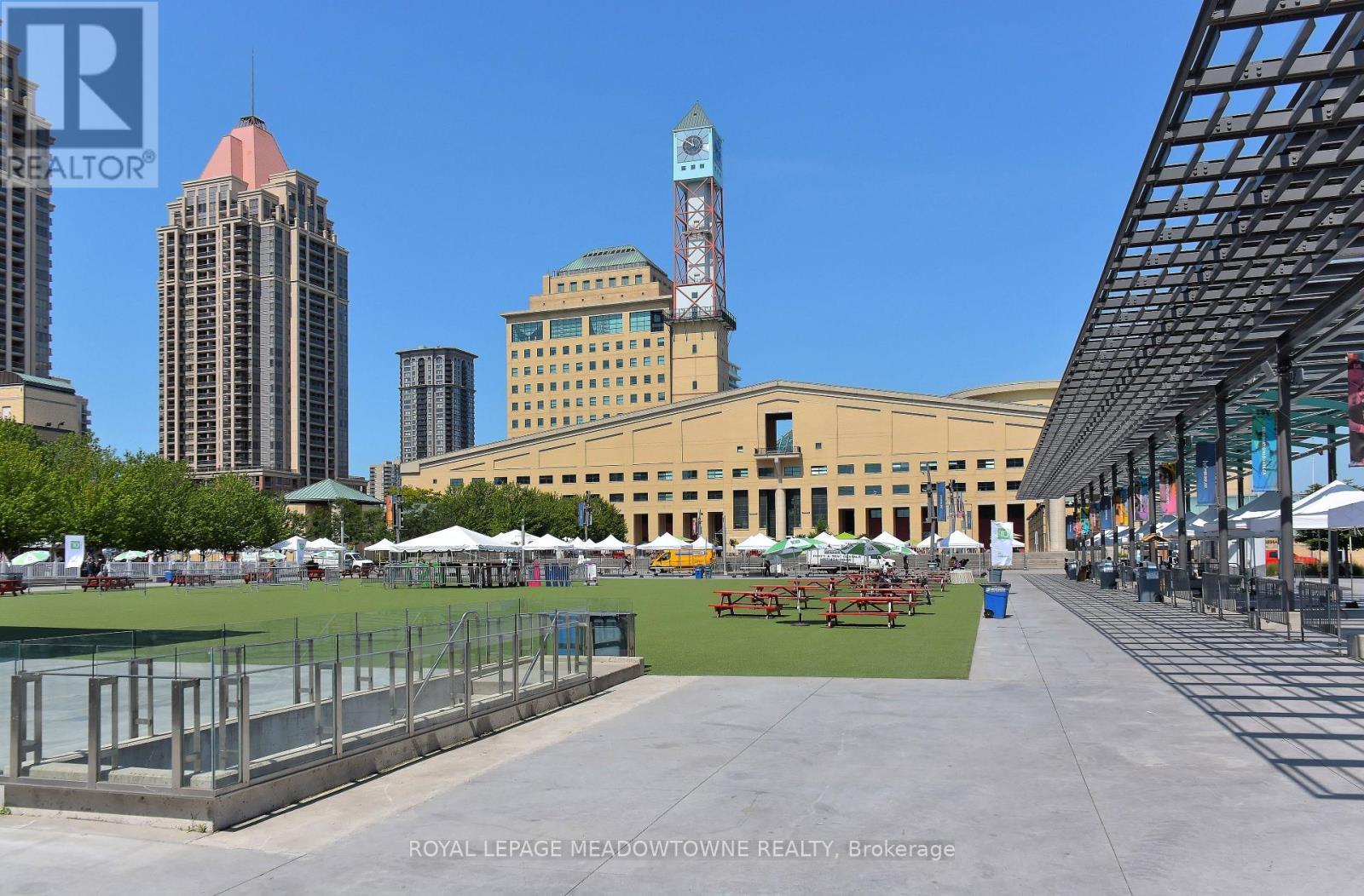 












307 - 385 PRINCE OF WALES DRIVE

,
Mississauga,




Ontario
L5B0C6

