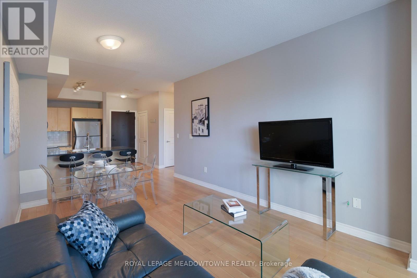 












307 - 385 PRINCE OF WALES DRIVE

,
Mississauga,




Ontario
L5B0C6

