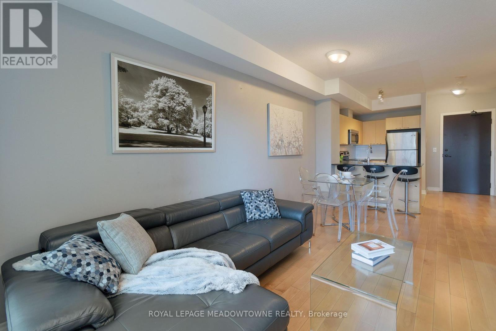 












307 - 385 PRINCE OF WALES DRIVE

,
Mississauga,




Ontario
L5B0C6

