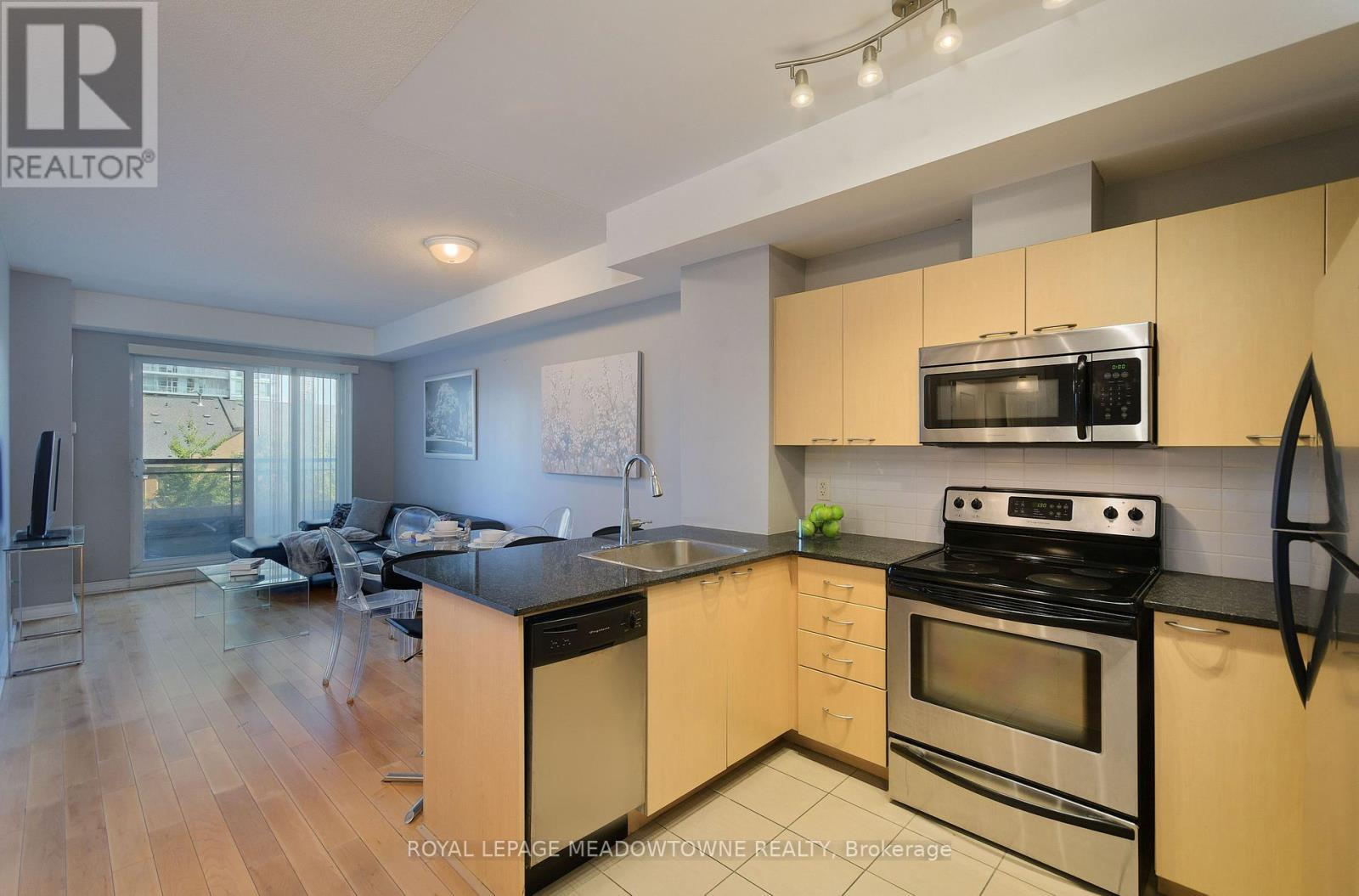 












307 - 385 PRINCE OF WALES DRIVE

,
Mississauga,




Ontario
L5B0C6

