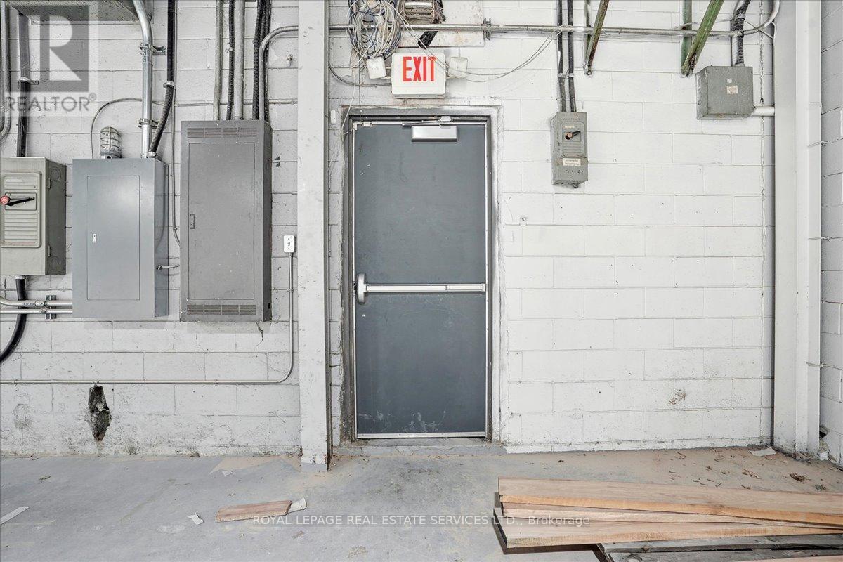 












C - 590 SOUTH SERVICE ROAD

,
Hamilton,




Ontario
L8E2W1

