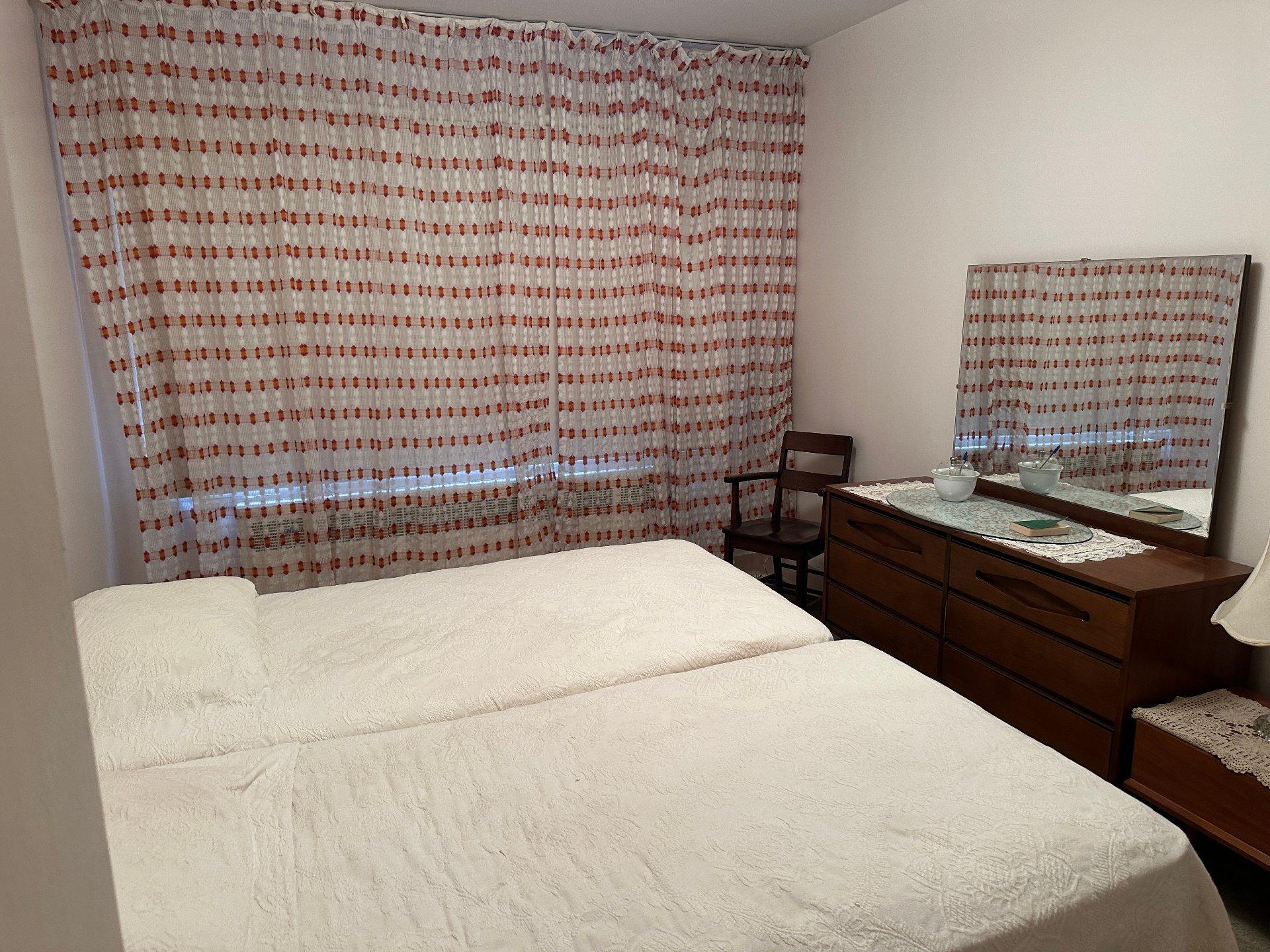 









5155

 - 5157


Av. Cumberland

,
Montréal (Côte-des-Neiges/Notre-Dame-de-Grâce),




QC
H4V2N7

