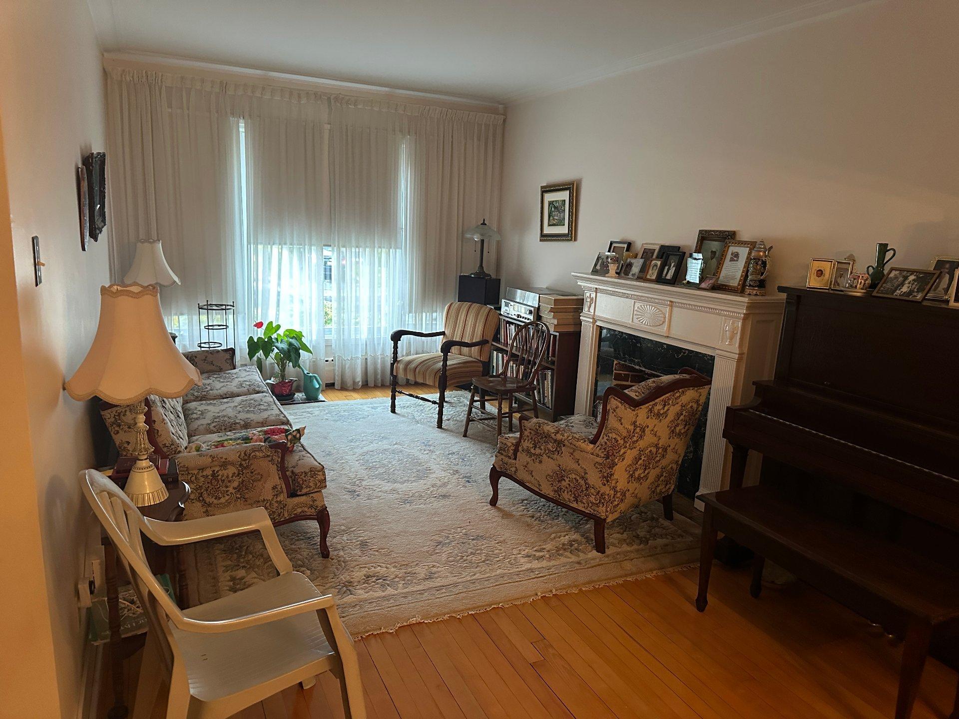 









5155

 - 5157


Av. Cumberland

,
Montréal (Côte-des-Neiges/Notre-Dame-de-Grâce),




QC
H4V2N7

