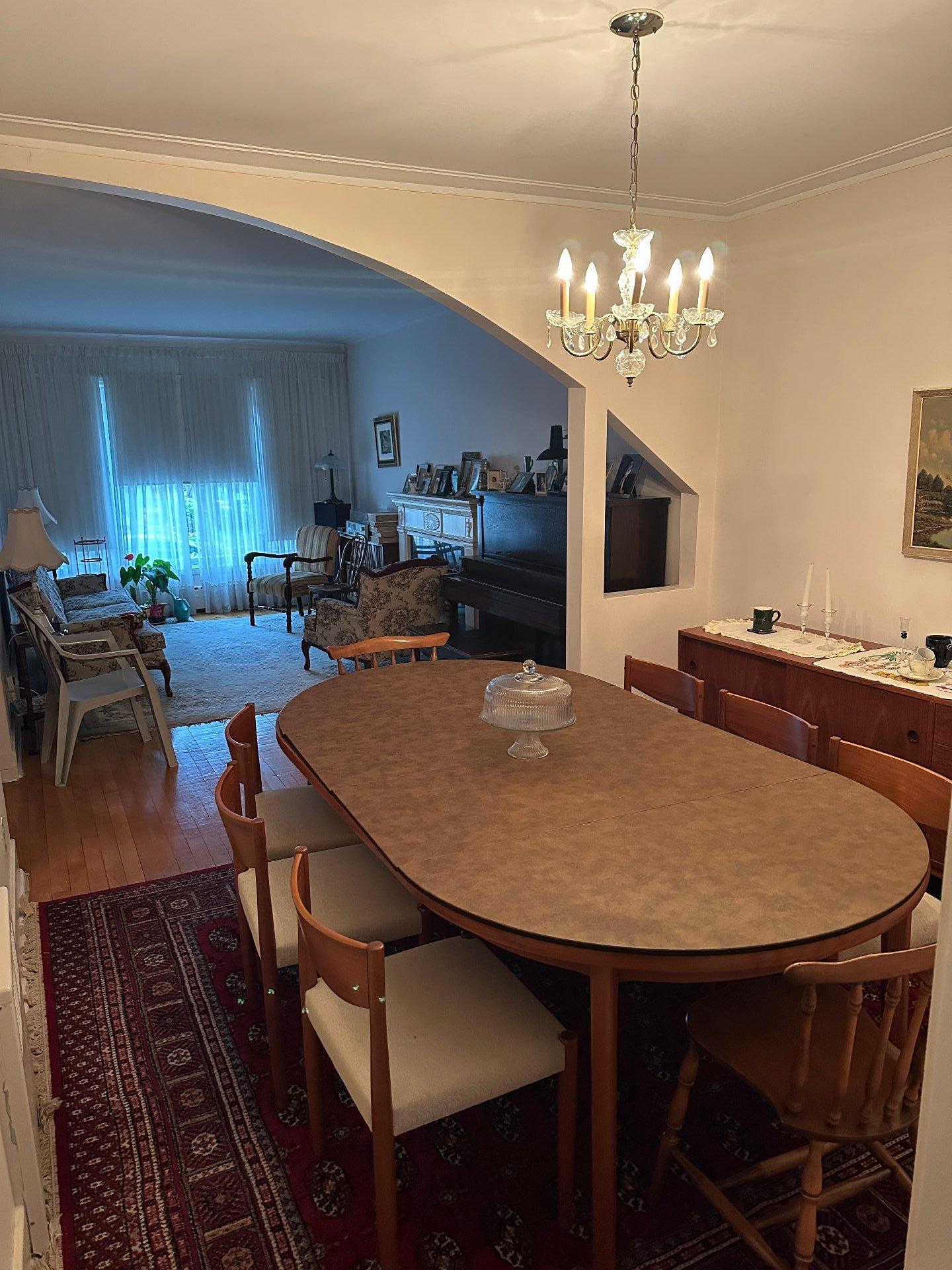 









5155

 - 5157


Av. Cumberland

,
Montréal (Côte-des-Neiges/Notre-Dame-de-Grâce),




QC
H4V2N7

