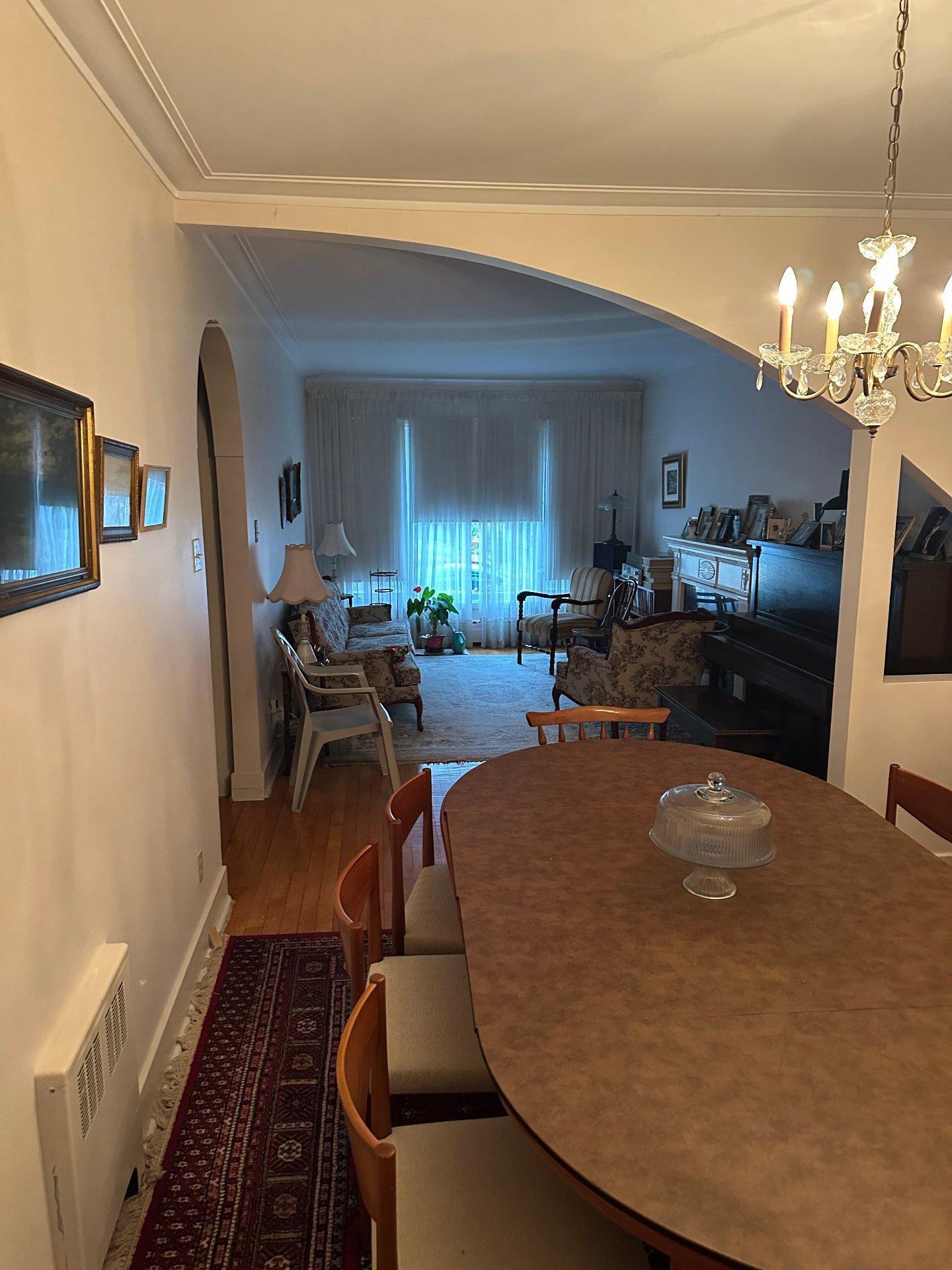 









5155

 - 5157


Av. Cumberland

,
Montréal (Côte-des-Neiges/Notre-Dame-de-Grâce),




QC
H4V2N7

