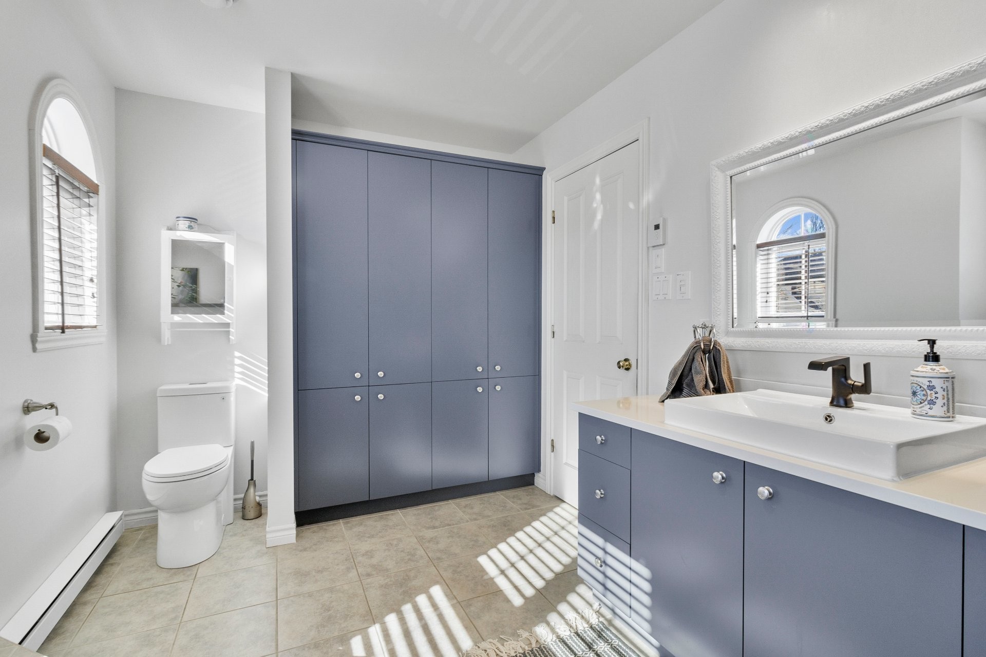 









1075


Rue de Forillon

,
Sherbrooke (Brompton/Rock Forest/Saint-Élie/Deauville),




QC
J1N3X2

