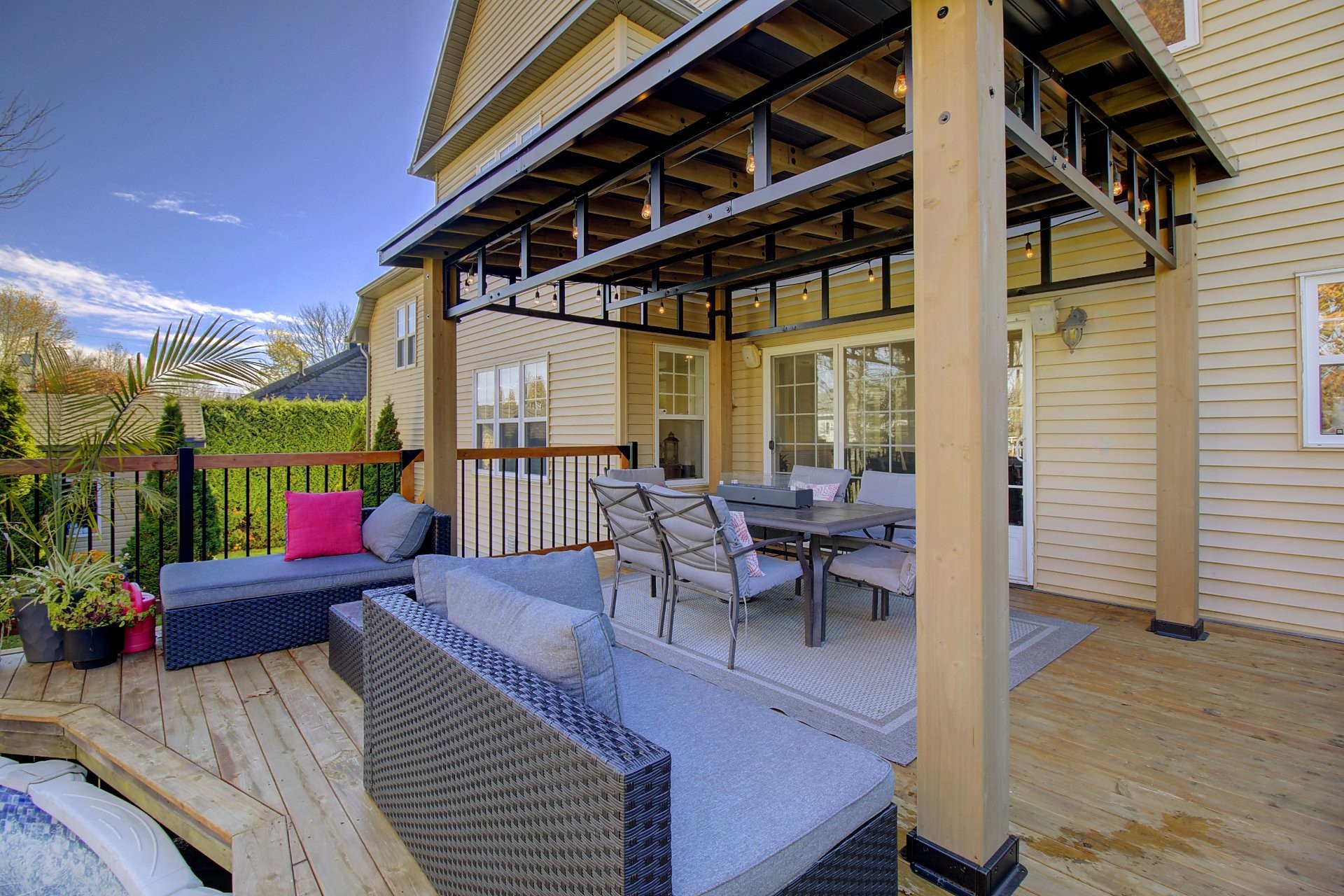 









1075


Rue de Forillon

,
Sherbrooke (Brompton/Rock Forest/Saint-Élie/Deauville),




QC
J1N3X2

