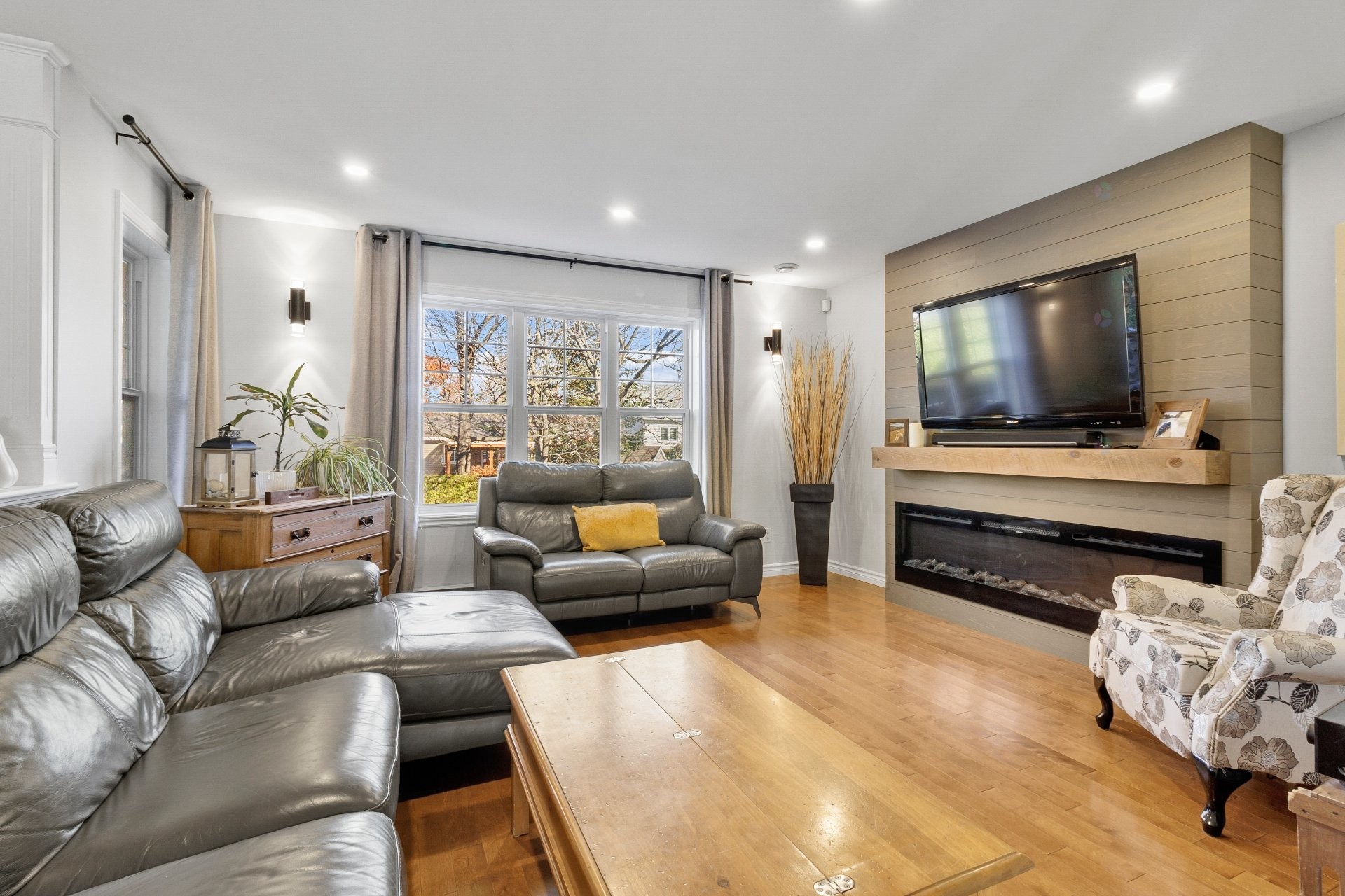 









1075


Rue de Forillon

,
Sherbrooke (Brompton/Rock Forest/Saint-Élie/Deauville),




QC
J1N3X2

